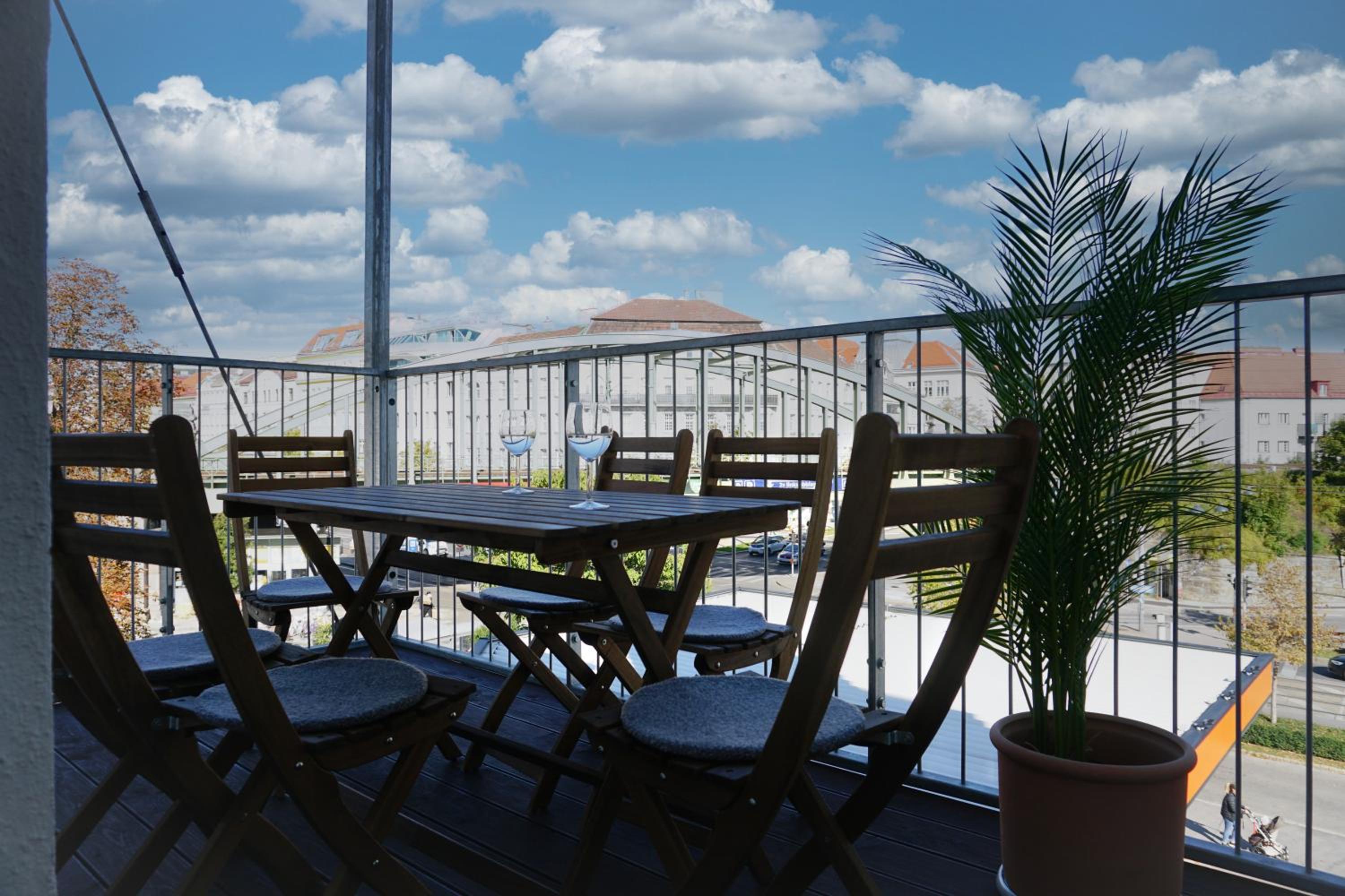 Large Apartments - Great for Groups - with Balcony or Terrace