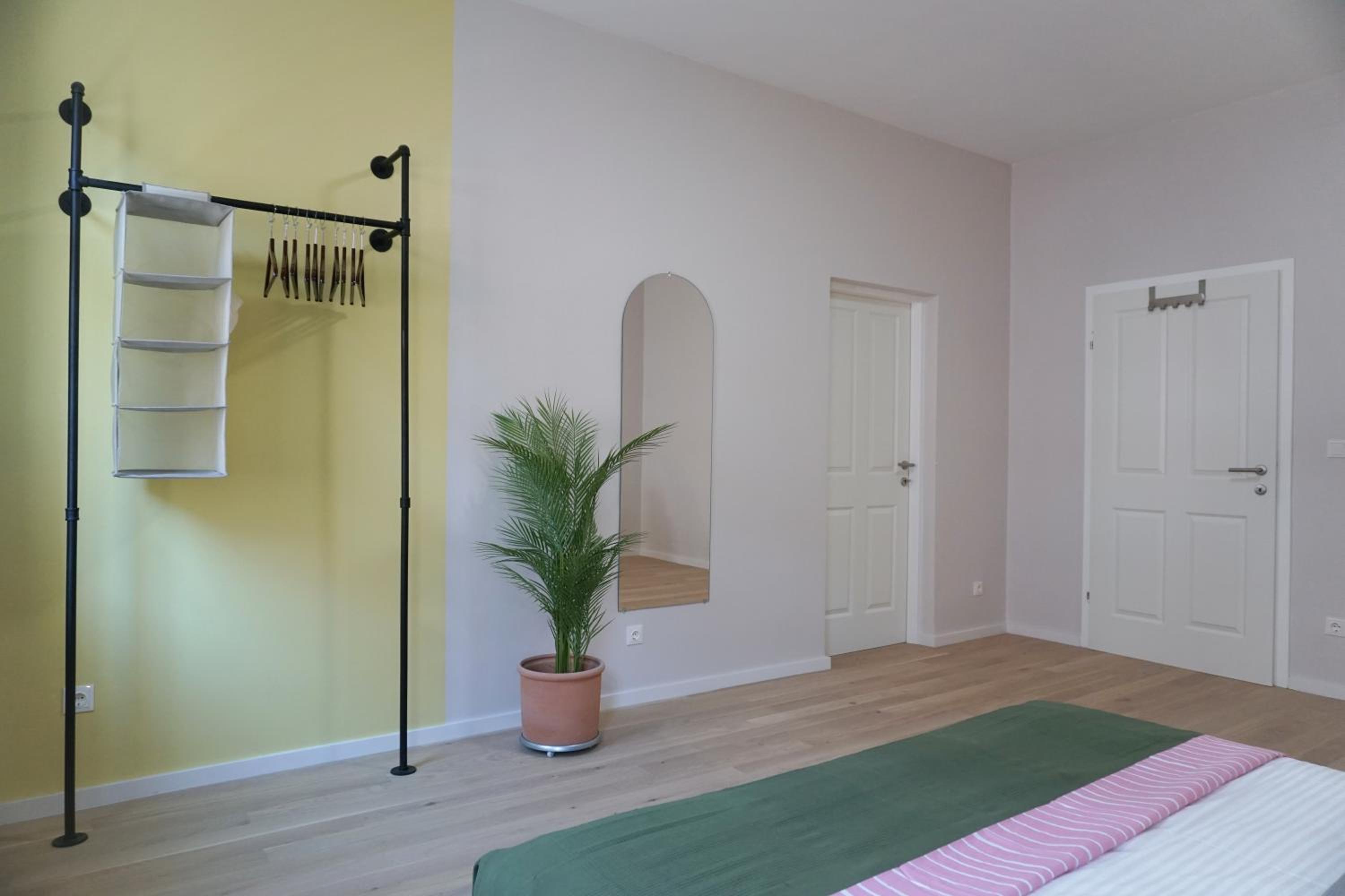 Large Apartments - Great for Groups - with Balcony or Terrace