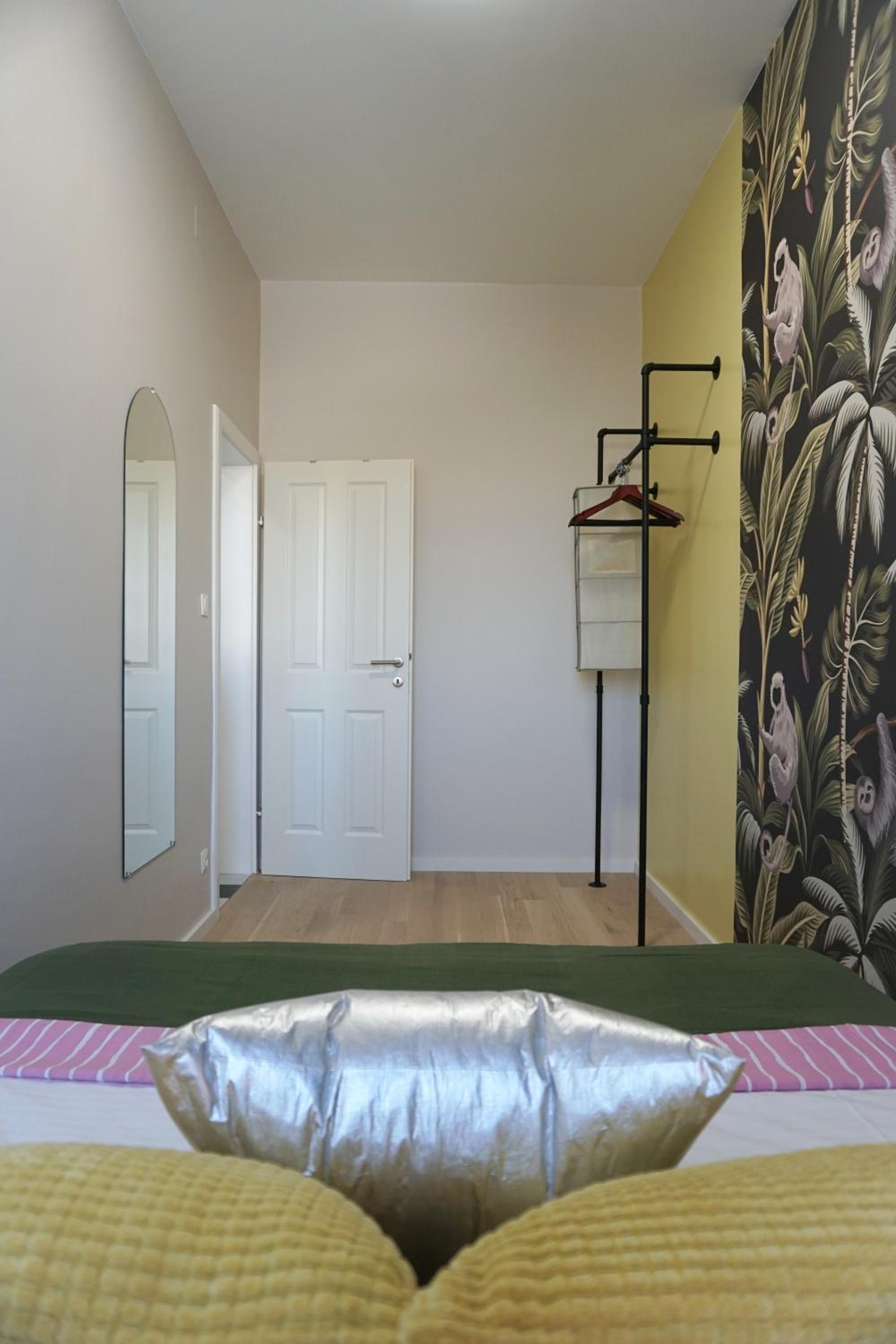 Large Apartments - Great for Groups - with Balcony or Terrace