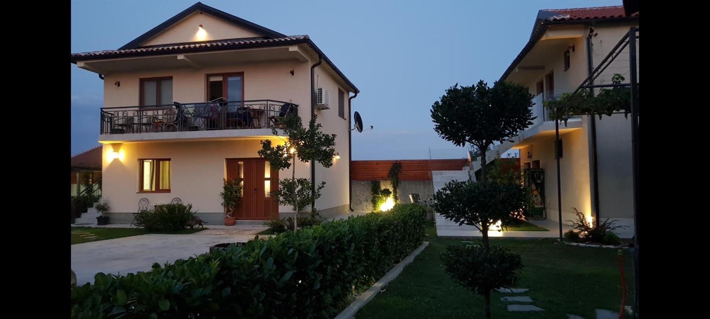 Apartments Aerodrom