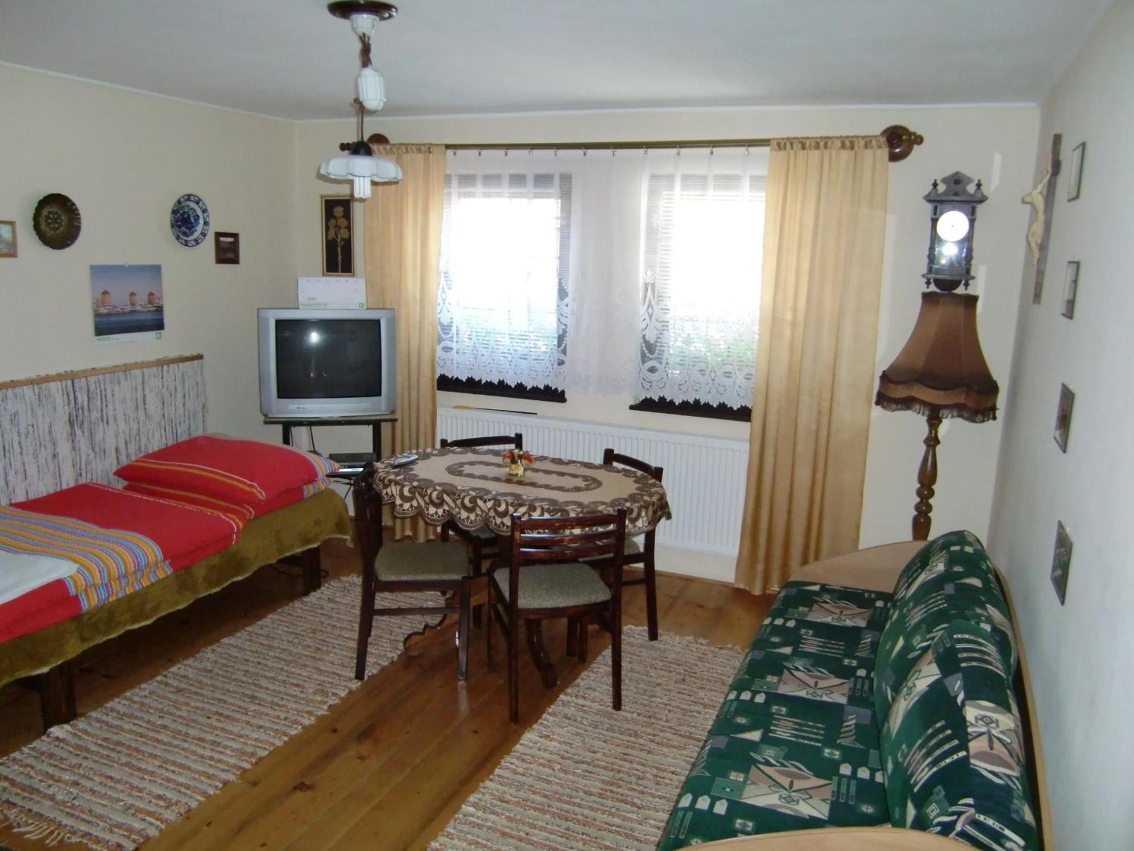 Photo 33