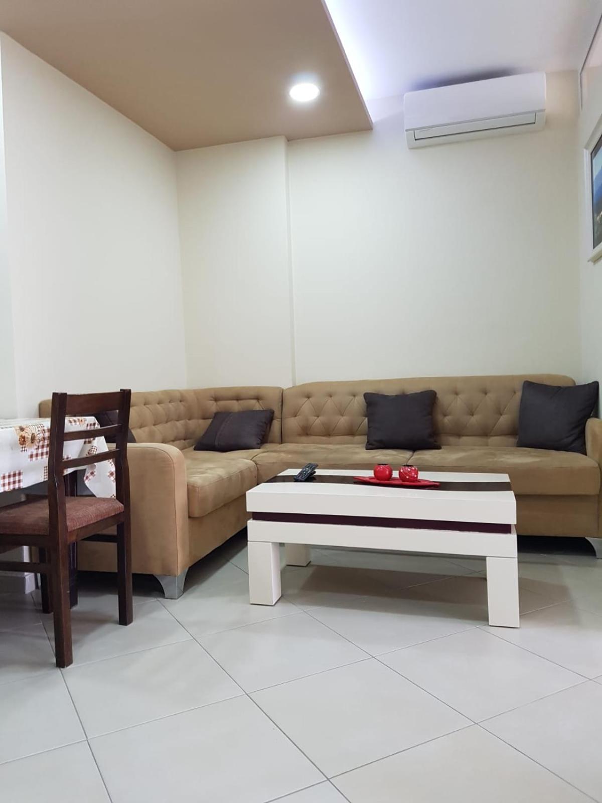 Leonard's Shengjin Apartments photo 4