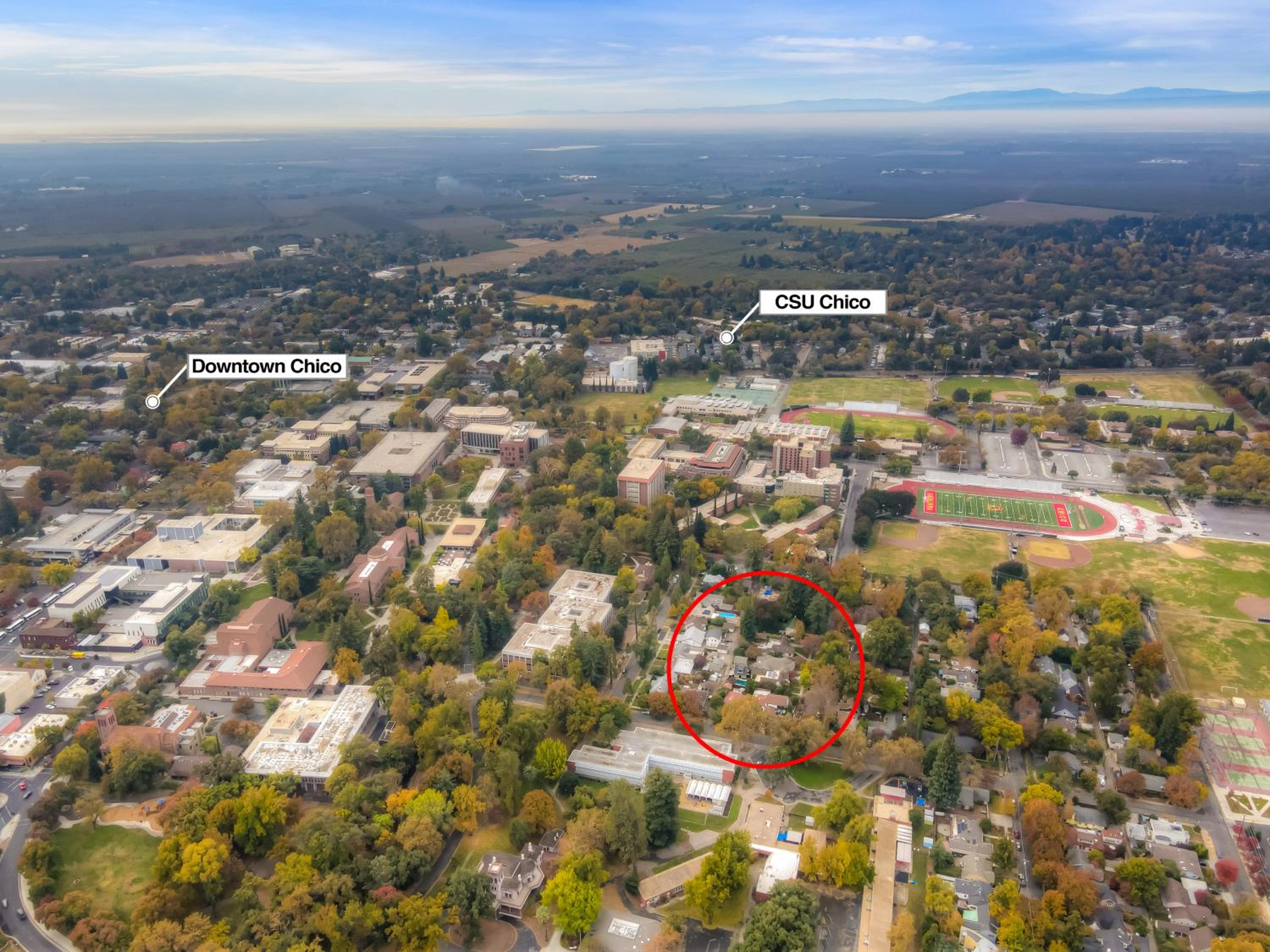 Chico Vacations - New Tudor Cottage one block from Chico State and downtown with private garage - Property Image 5