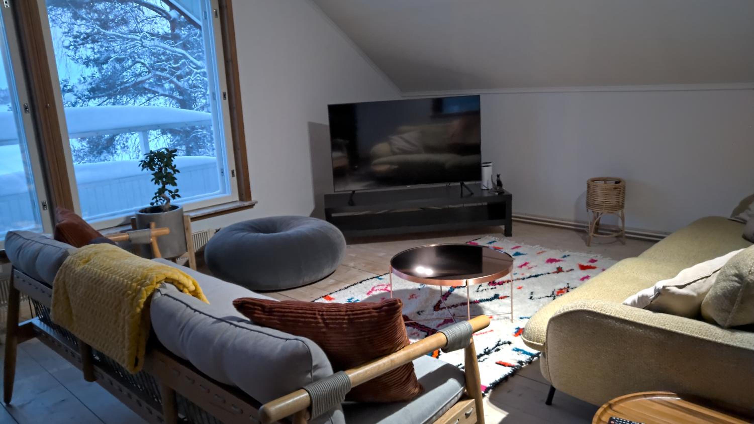 Beautiful Expansive House with Sea views, large private bedrooms available in shared house view 4