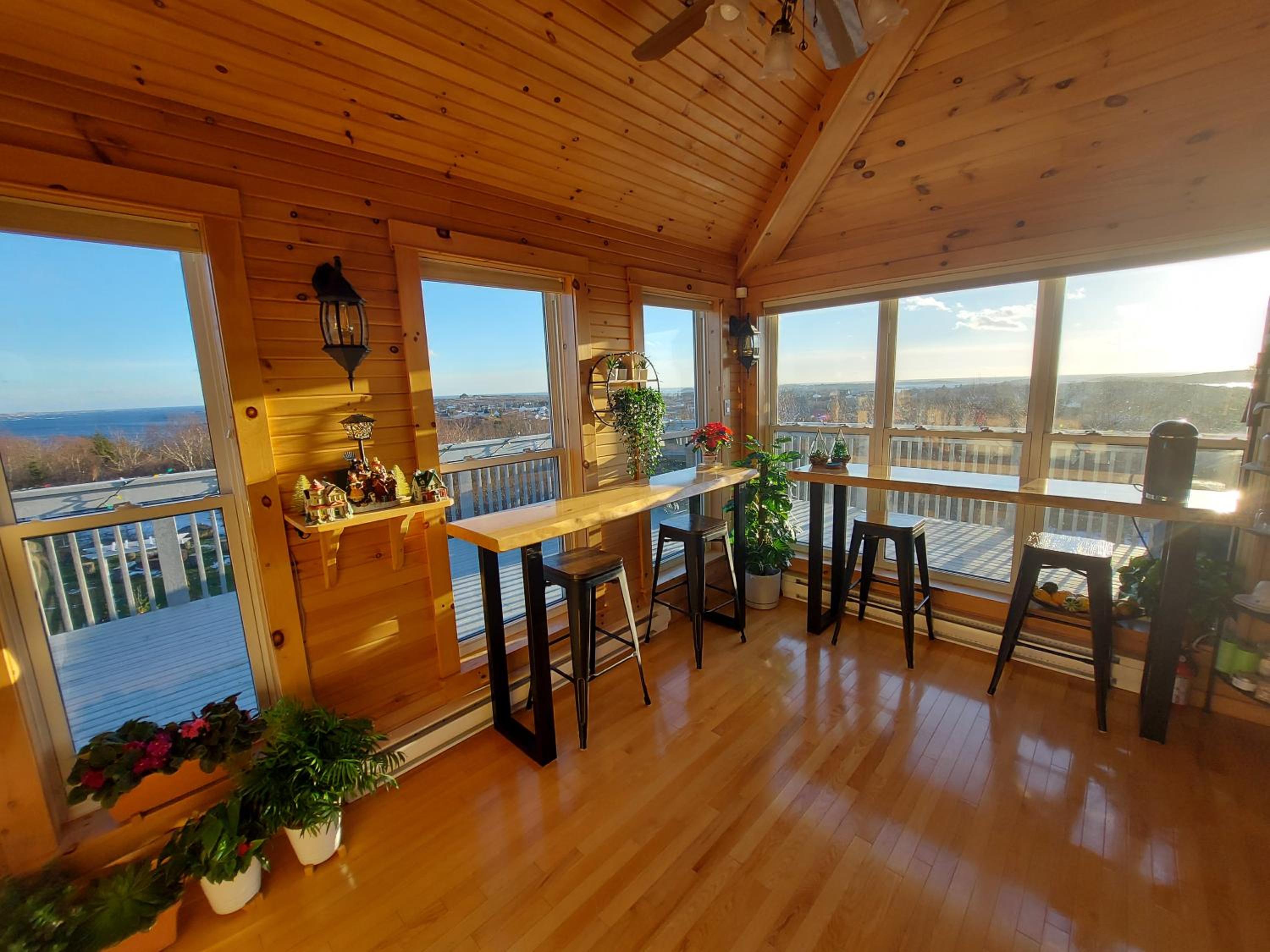 Panorama Sunrise House