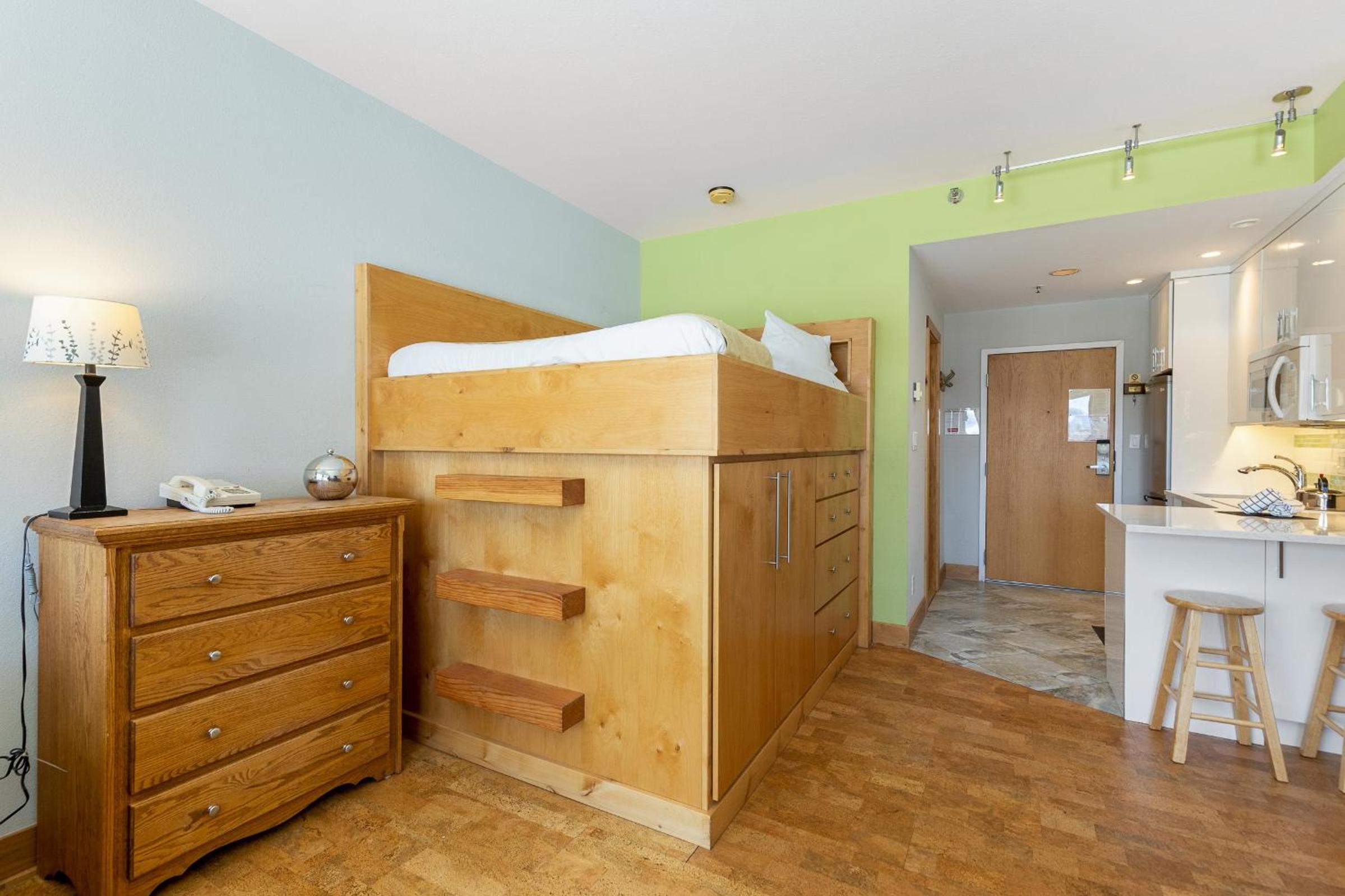 2754 Slopeside condo