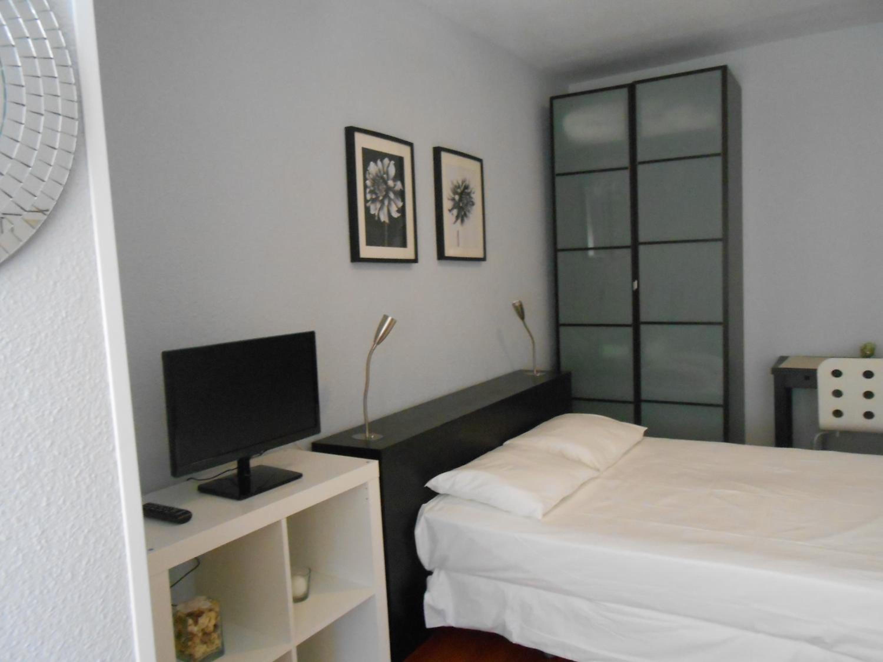 Madrid Studio Apartments view 3