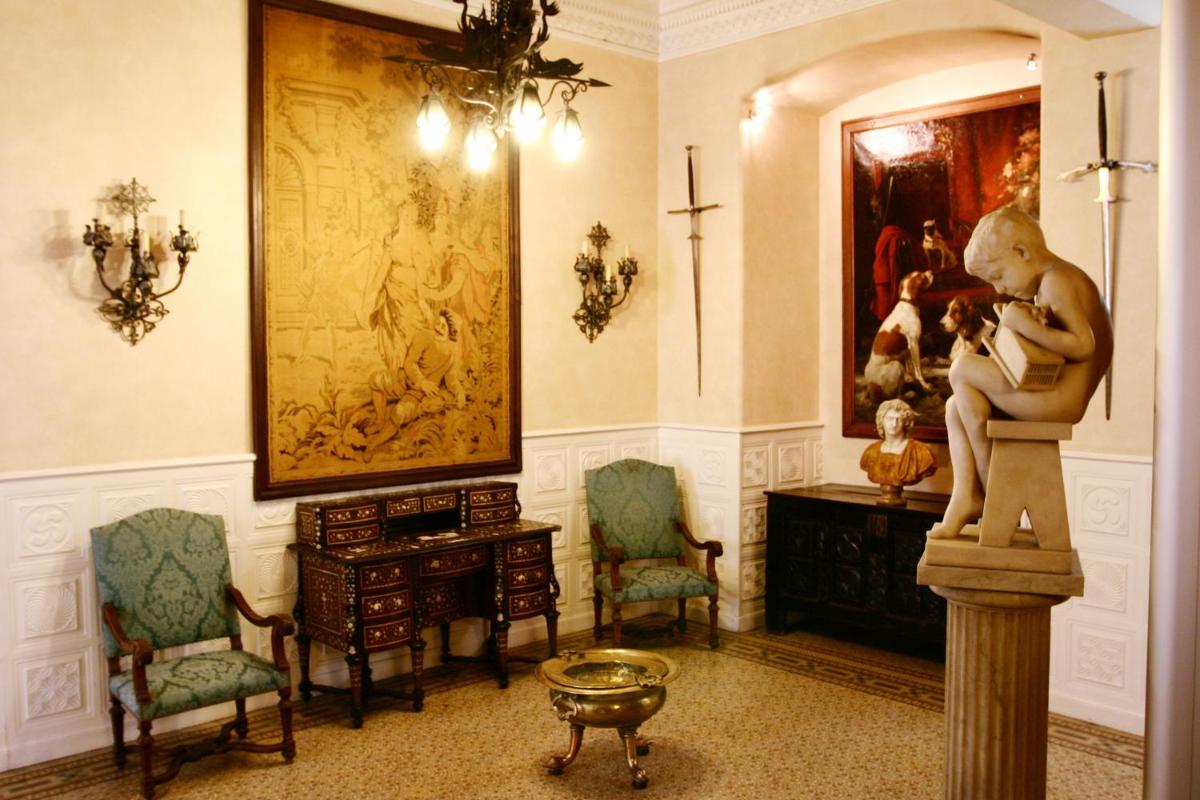 hotel reception