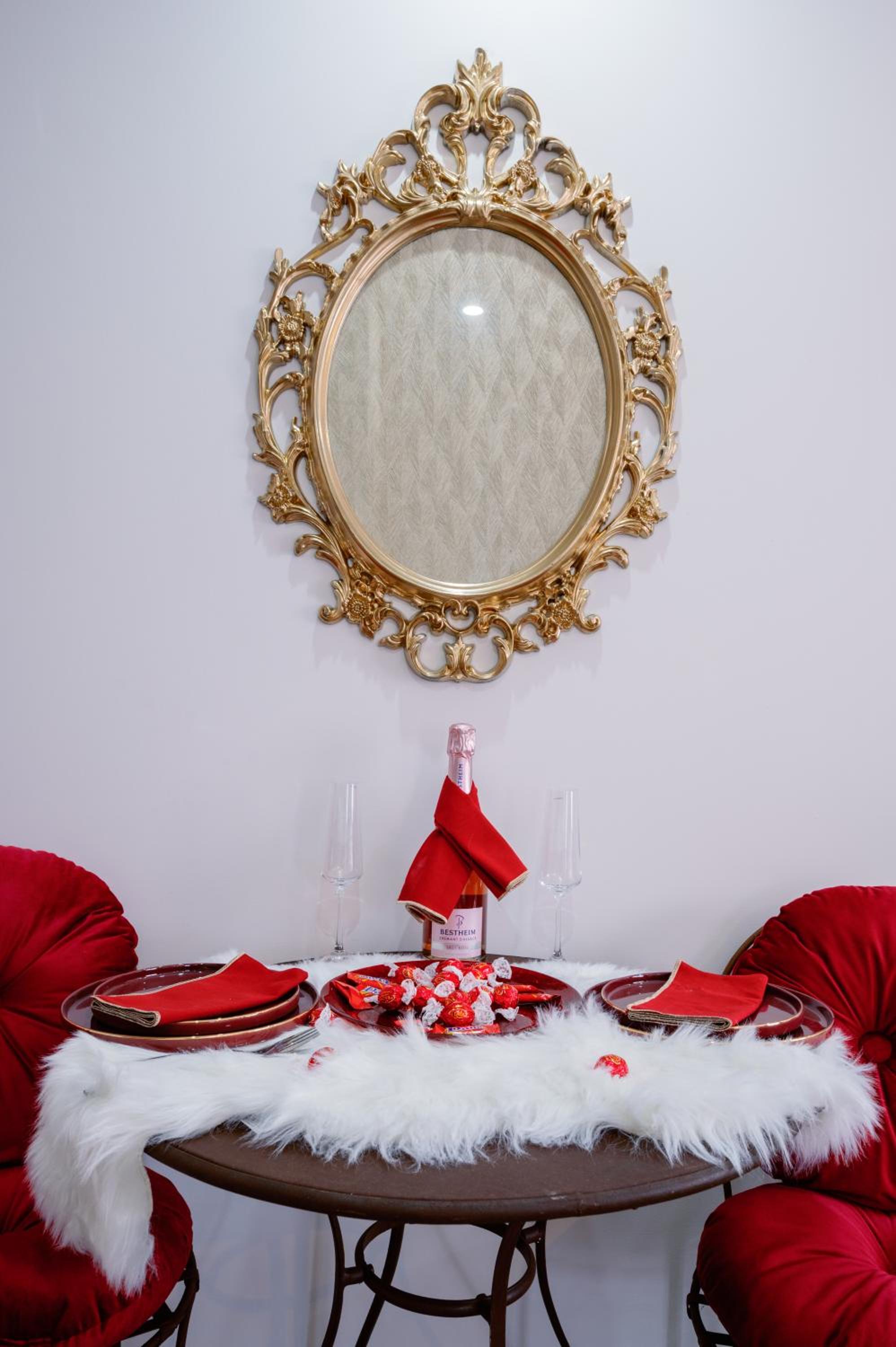 La Chambre des Secrets by Leslodgespa - Escapade romantique proche de Bâle avec terrasse privée