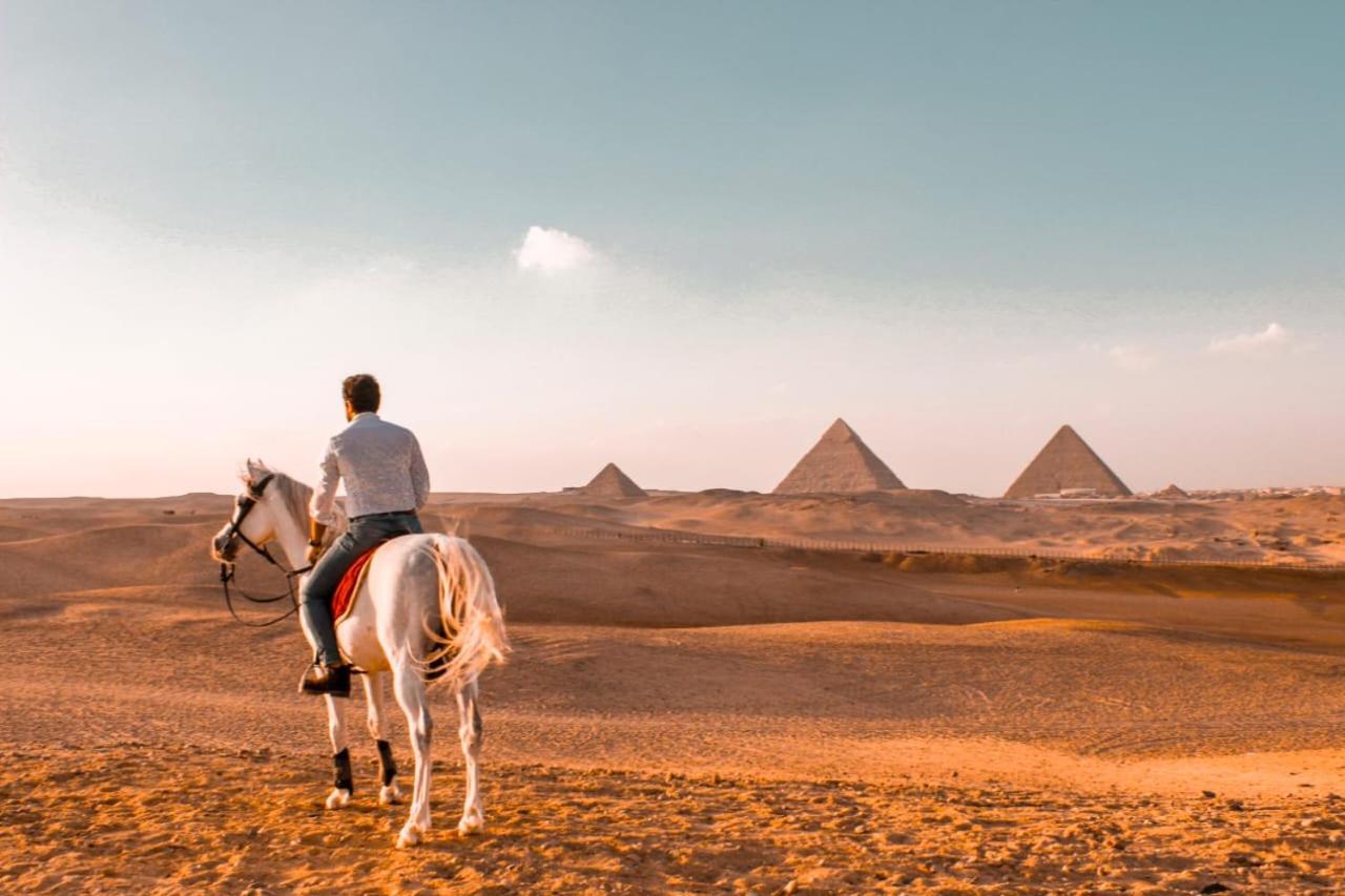 Villa by the Pyramids