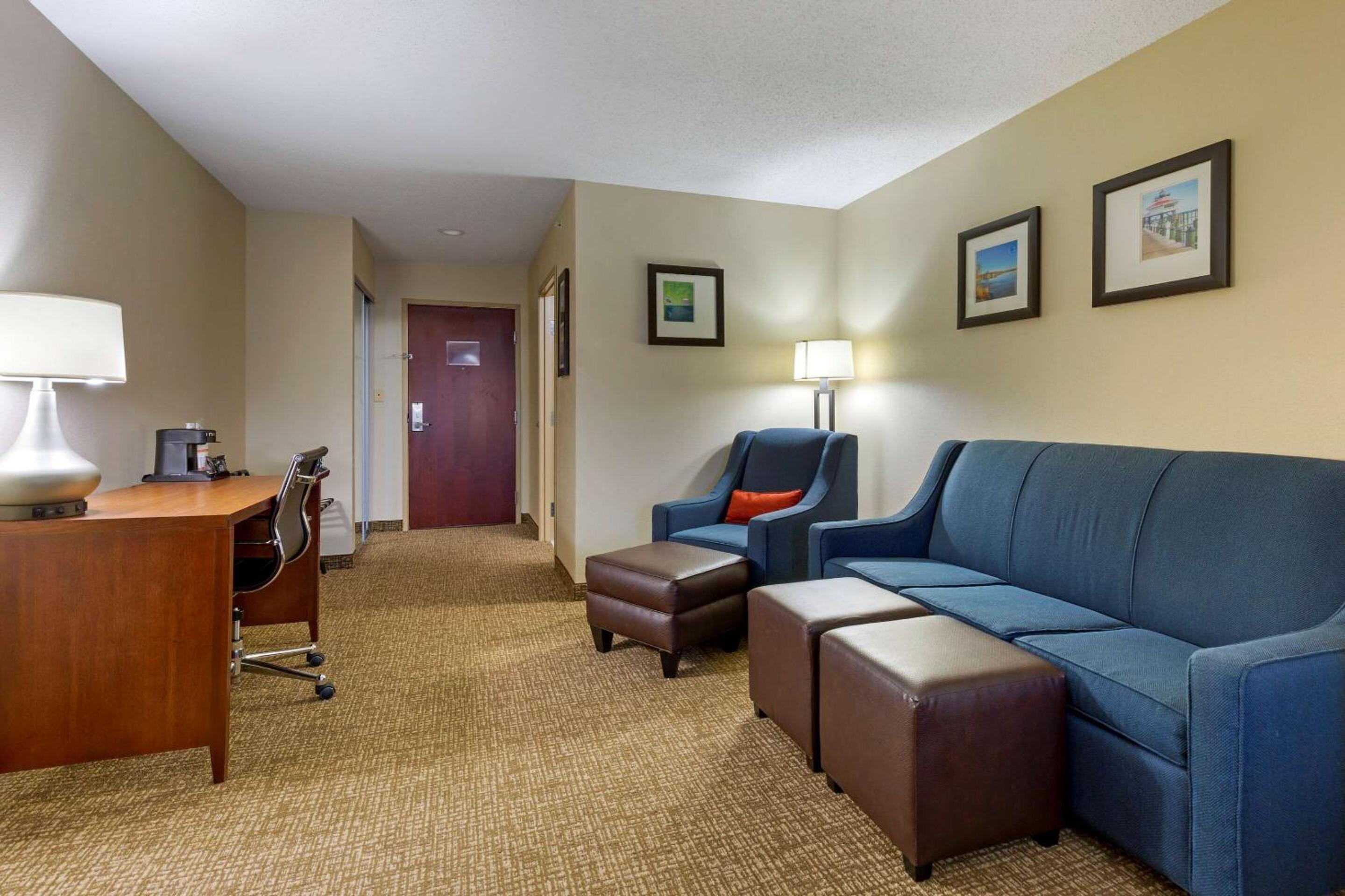 Comfort Inn  Suites Cambridge - Property Image 30