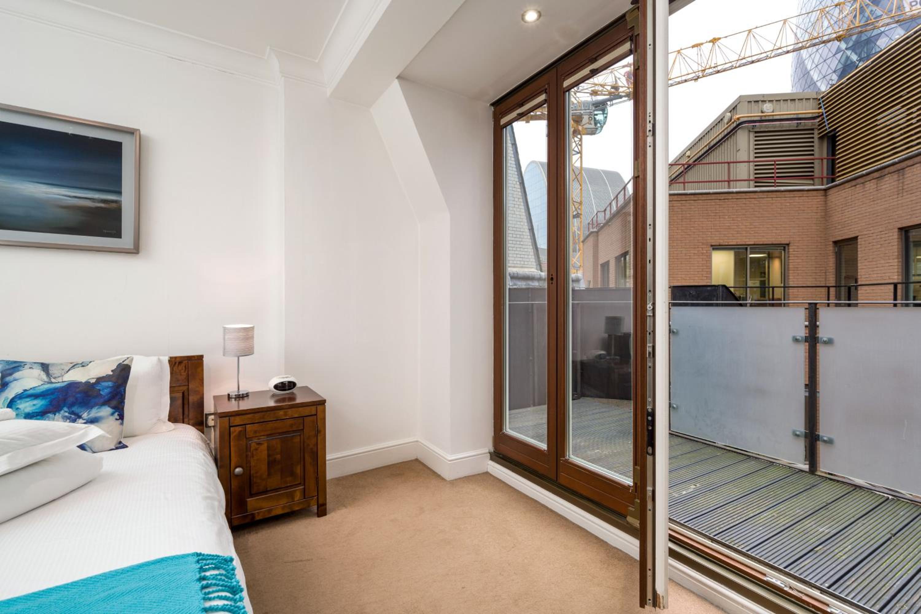 Apartment 5, 48 Bishopsgate by City Living London