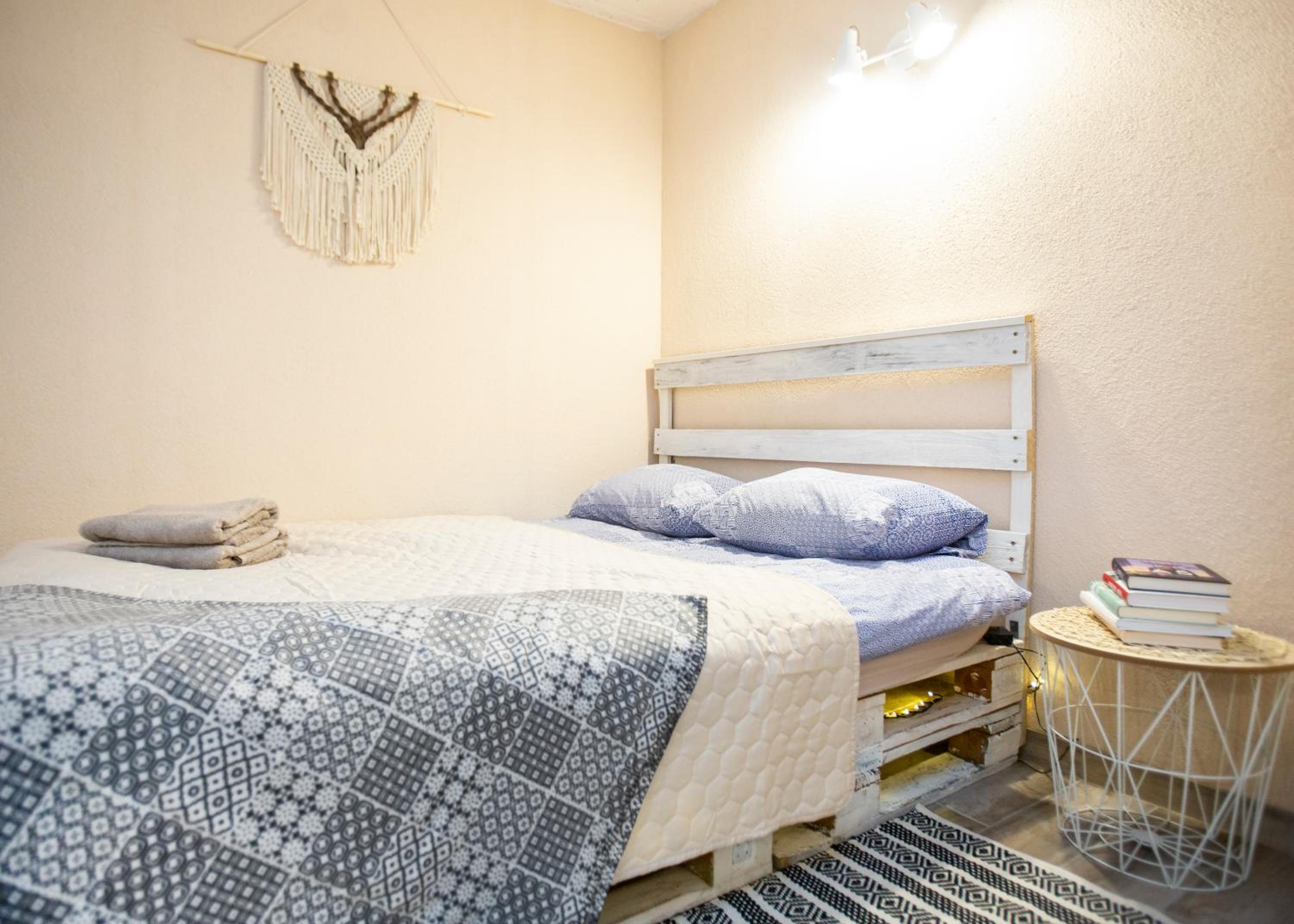 Apartment in Garage with free parking view 2