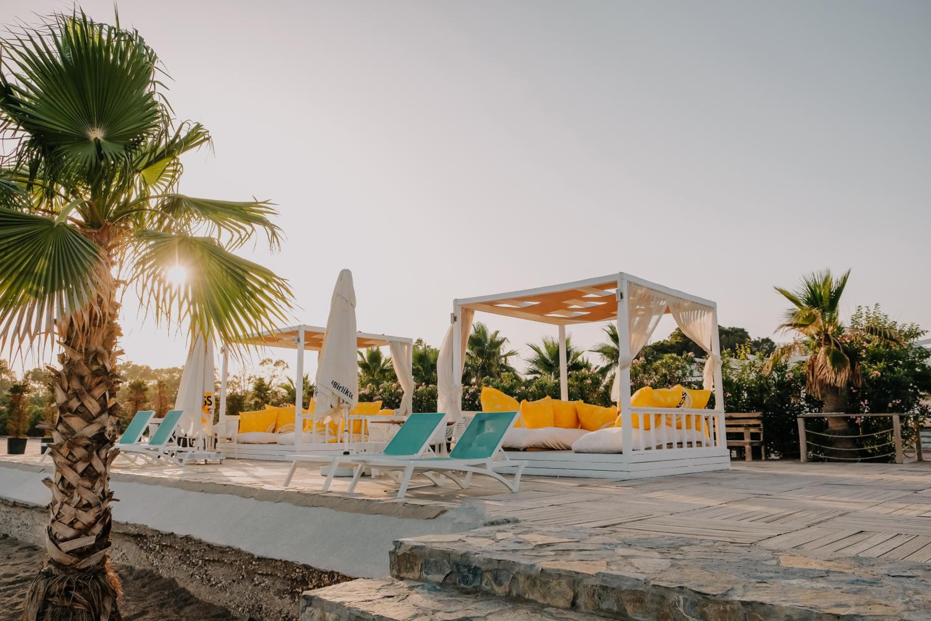 RAW BEACH OTEL - Image 37