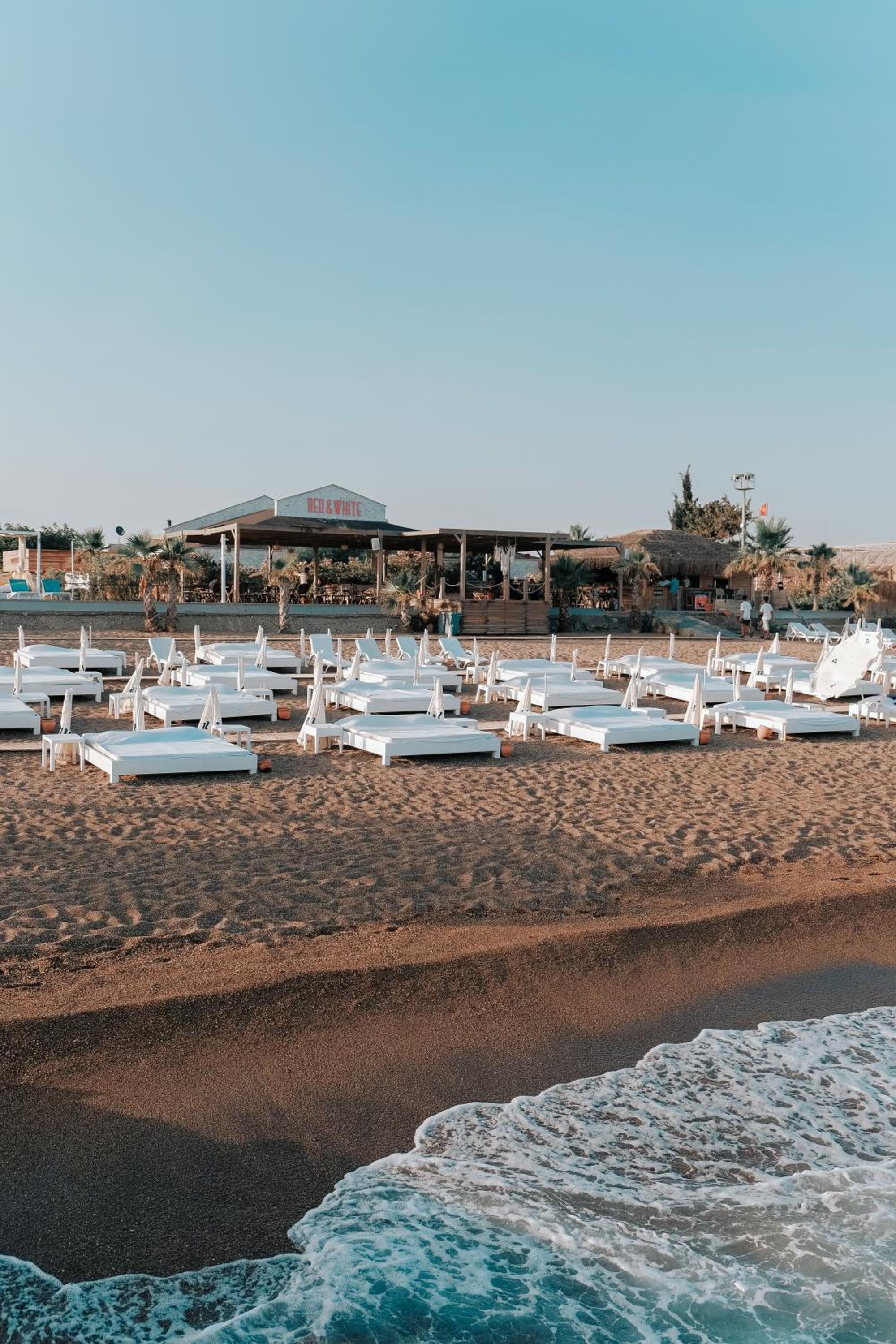RAW BEACH OTEL - Image 38