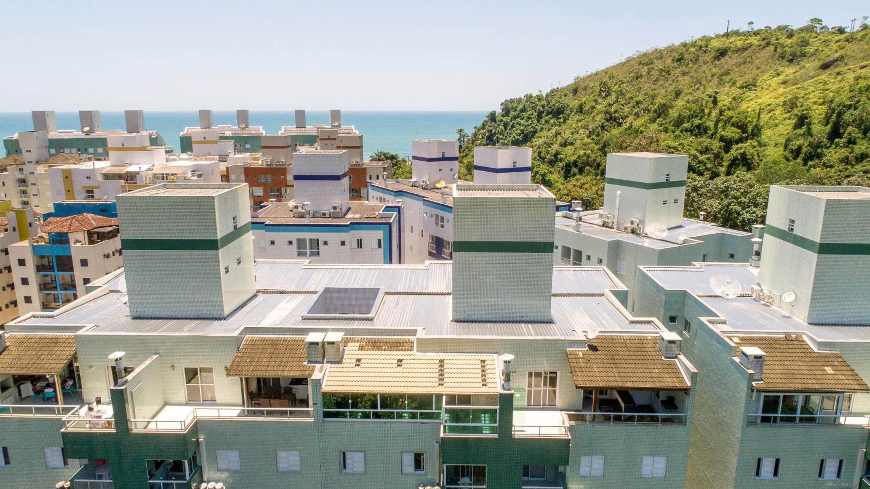 Hotel Cobertura 3 Suítes - Decorada 350 metros da Praia Grande Ubatuba - Image 1