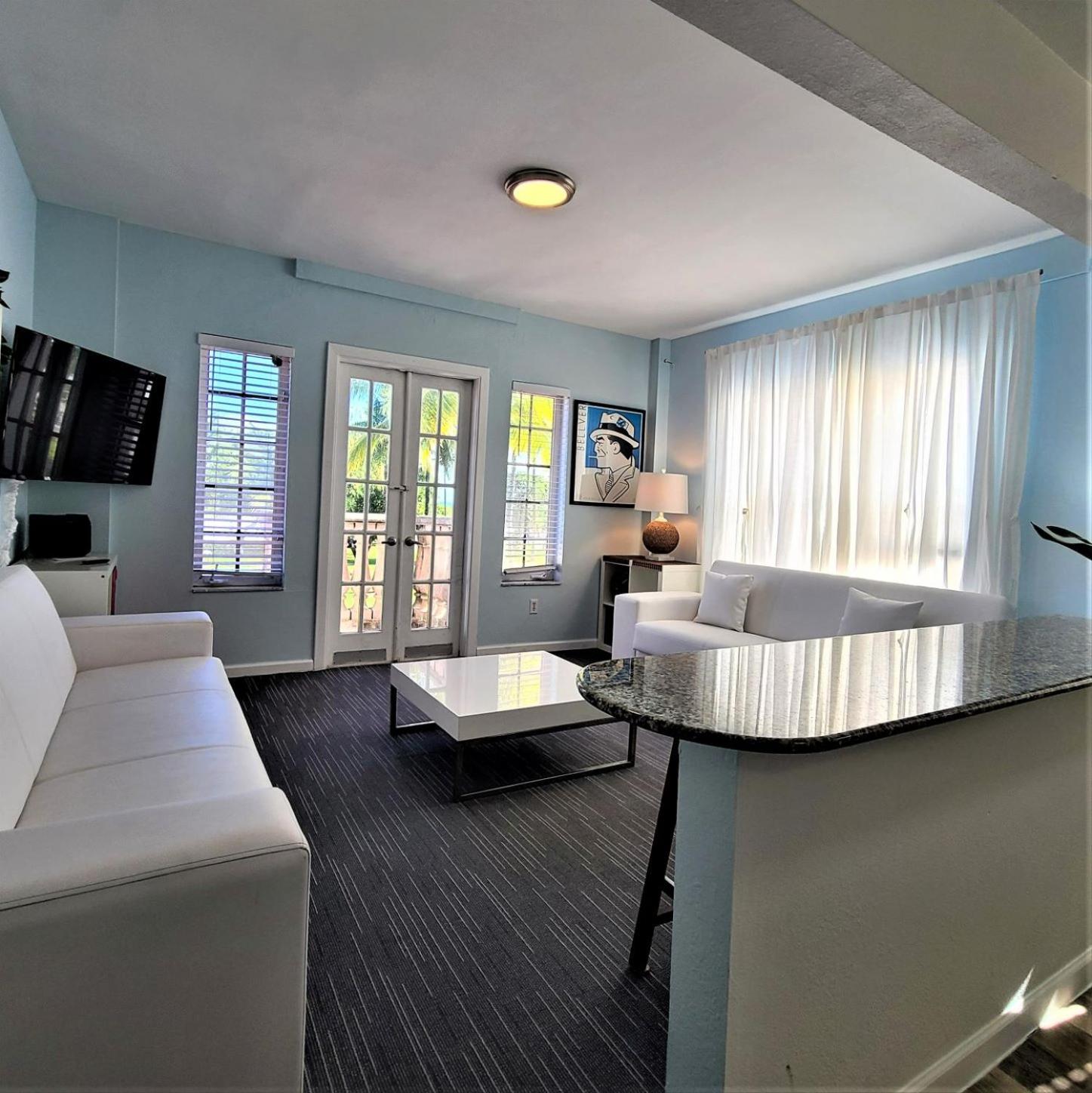 918 SOBE FLATS