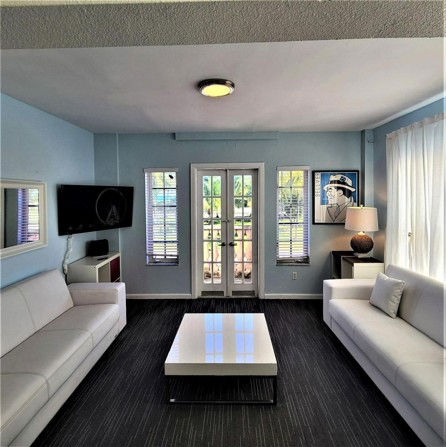 918 SOBE FLATS