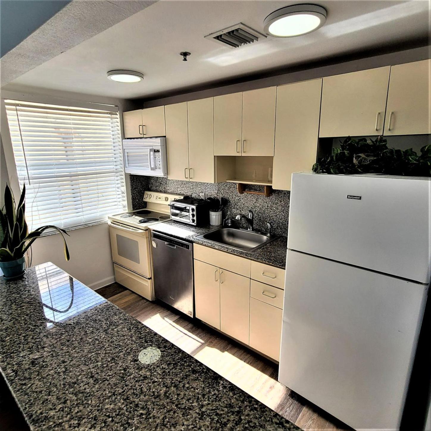 918 SOBE FLATS