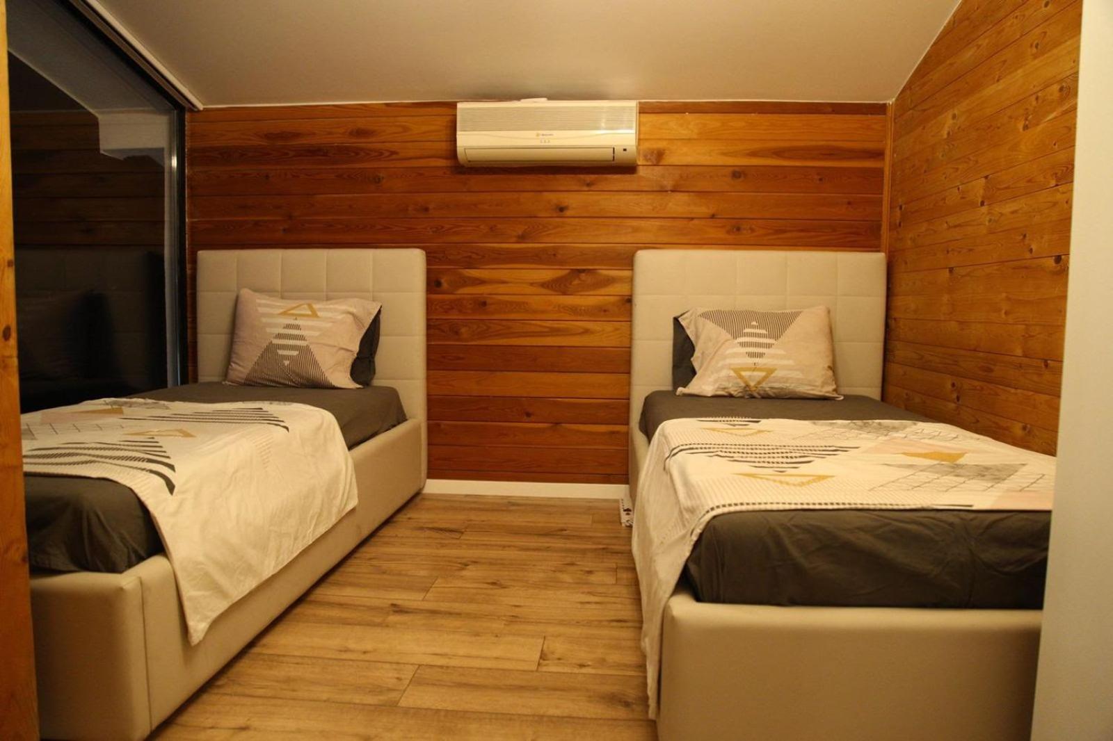 Isea Wood Villa