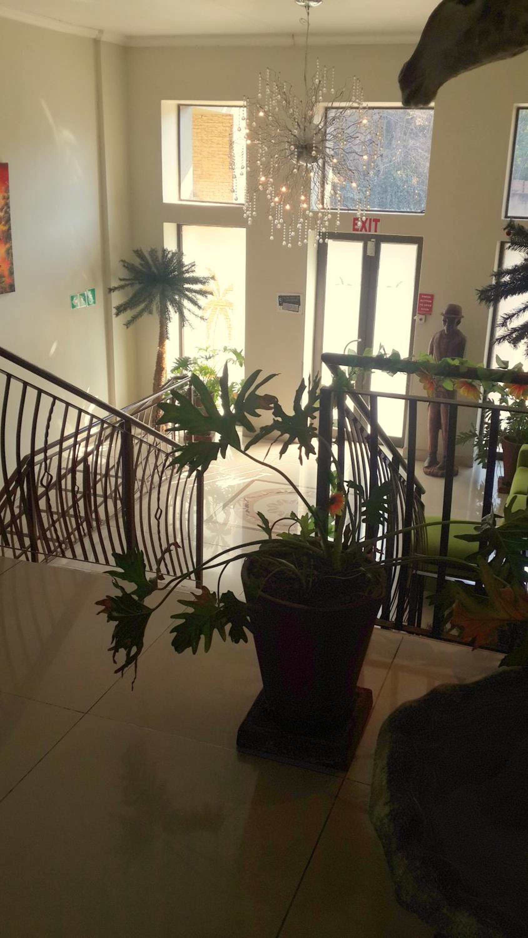 Palm Valley Inn And Day Spa