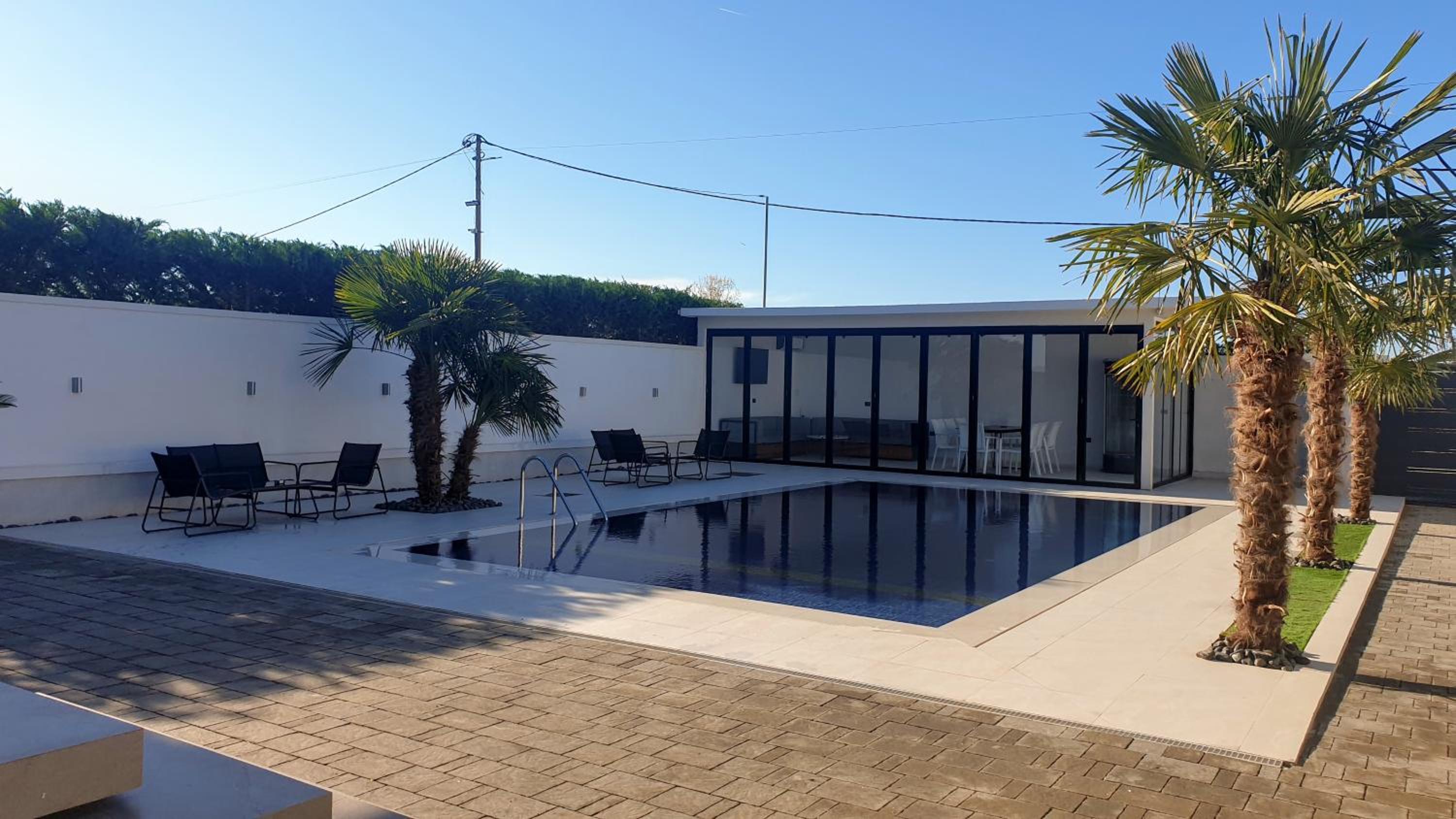LT Luxury Villa