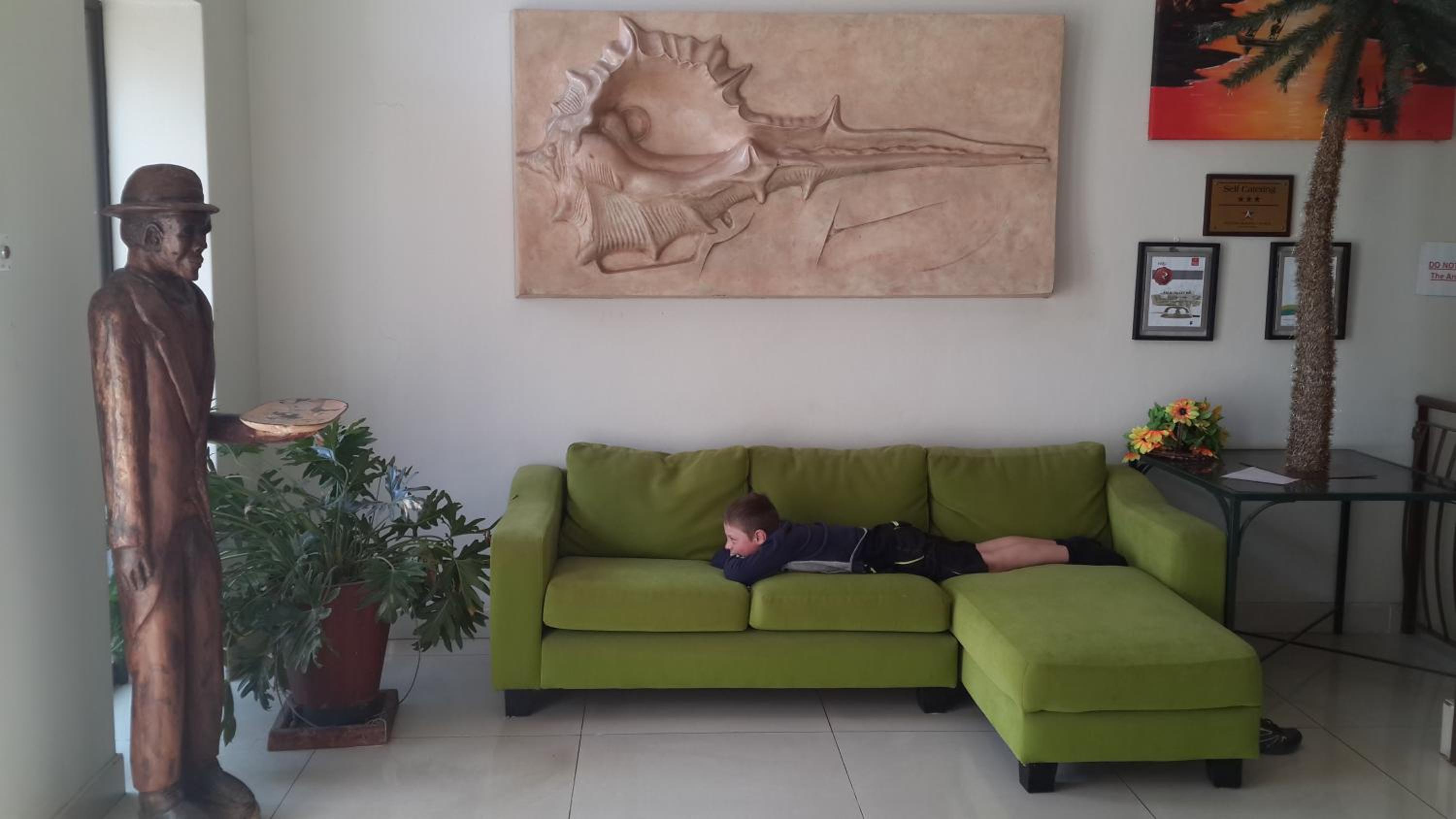 Palm Valley Inn And Day Spa