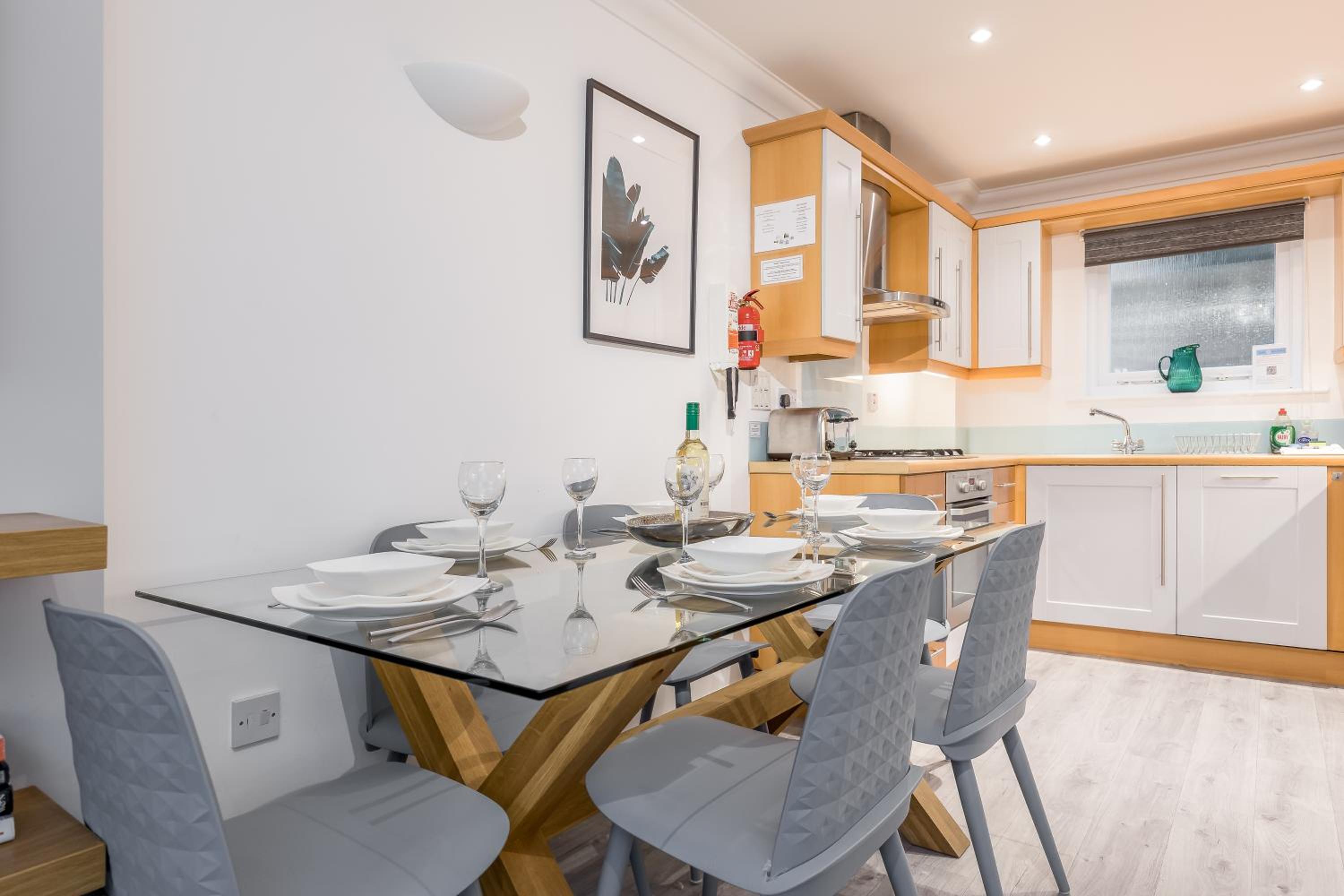 Magnolia House - Beautiful Townhouse in Old Town Poole