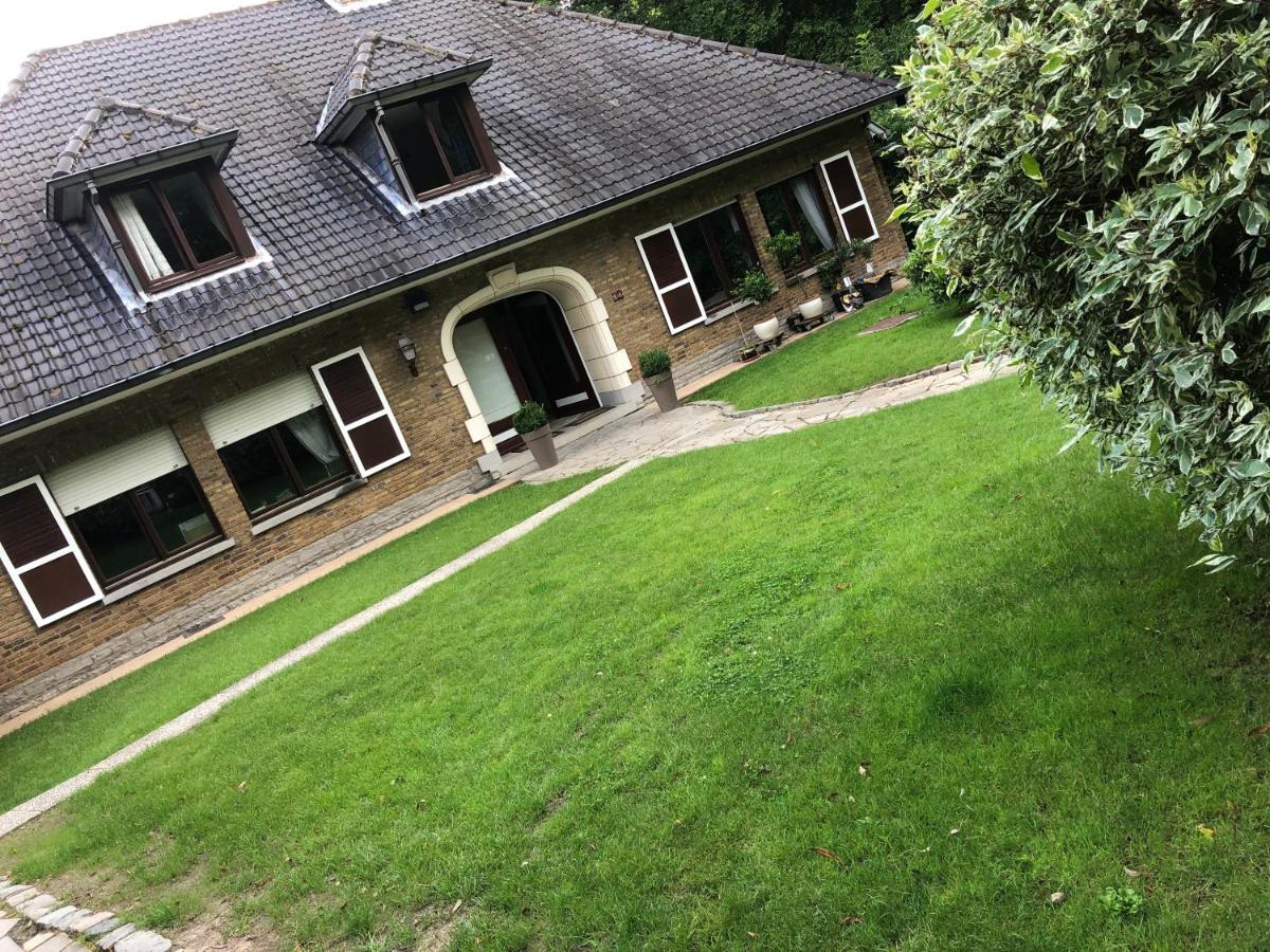 cosy-rooms-party-villa