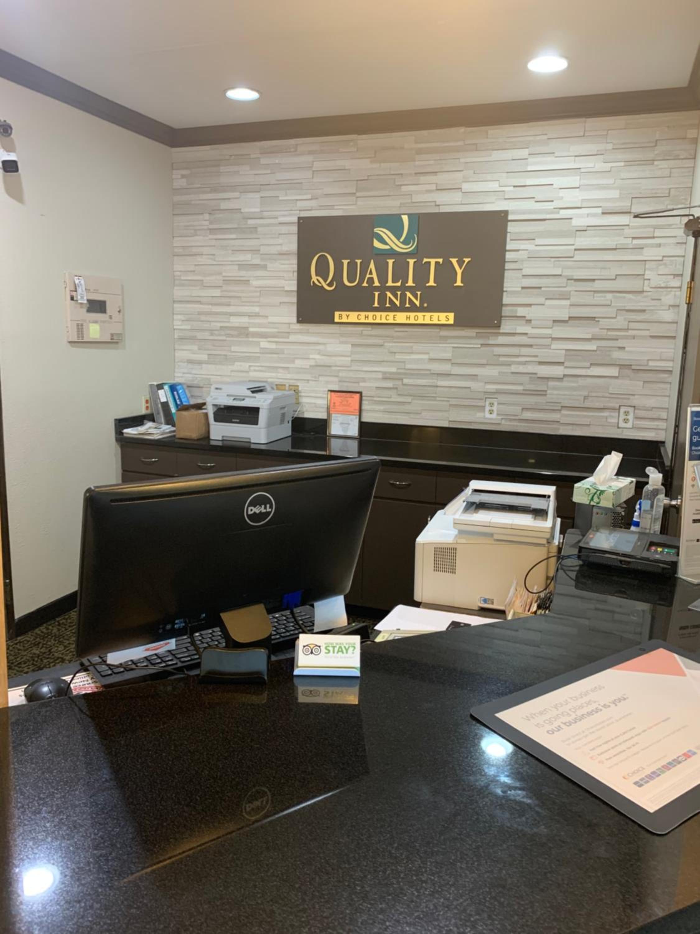Forsyth Vacations - Quality Inn near I-72 and Hwy 51 - Property Image 7