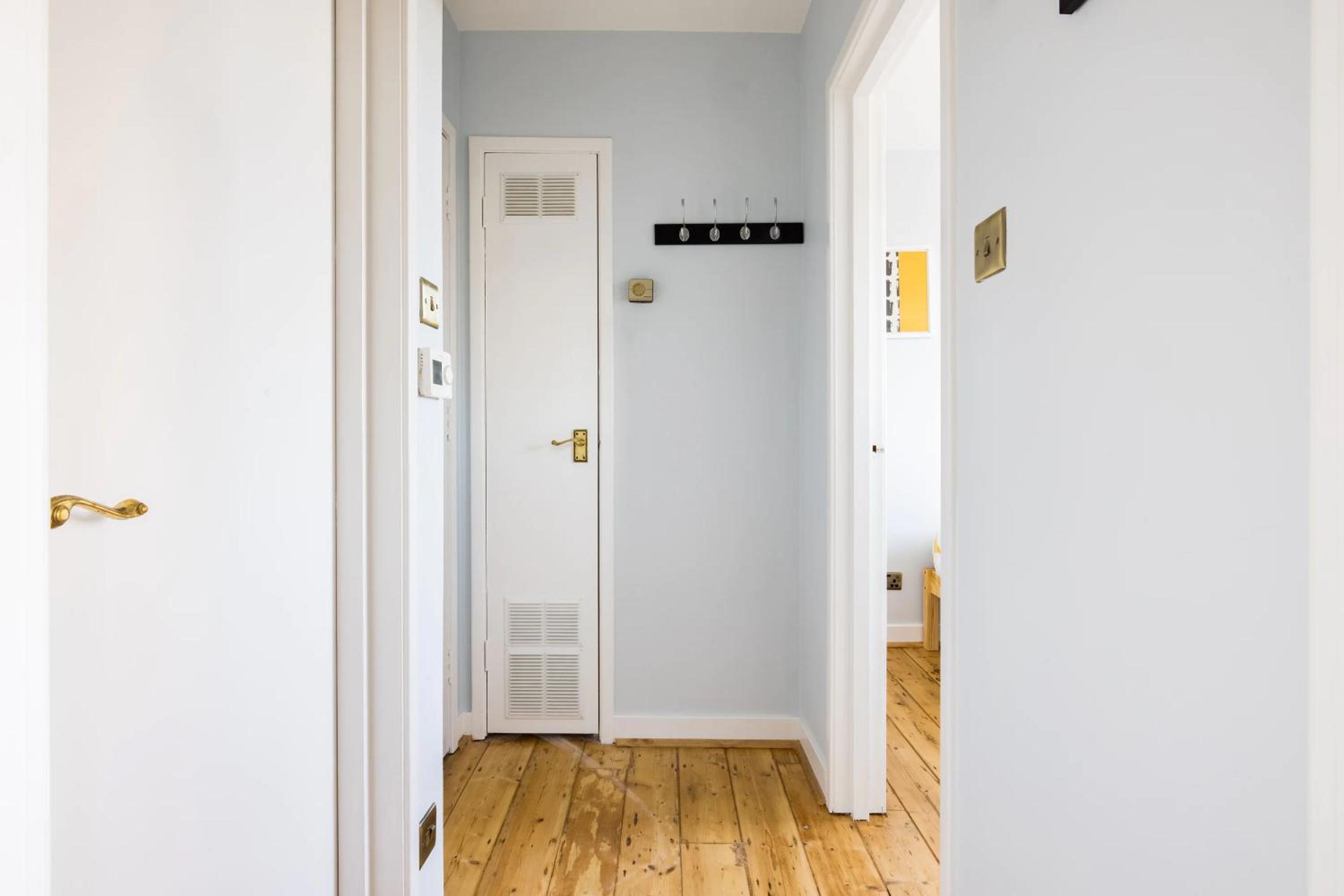 Luxurious 1-Bedroom Apartment in Kensington