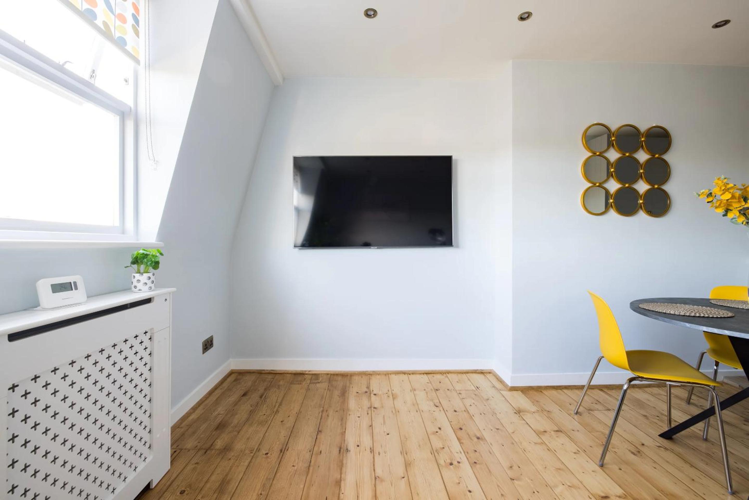 Luxurious 1-Bedroom Apartment in Kensington