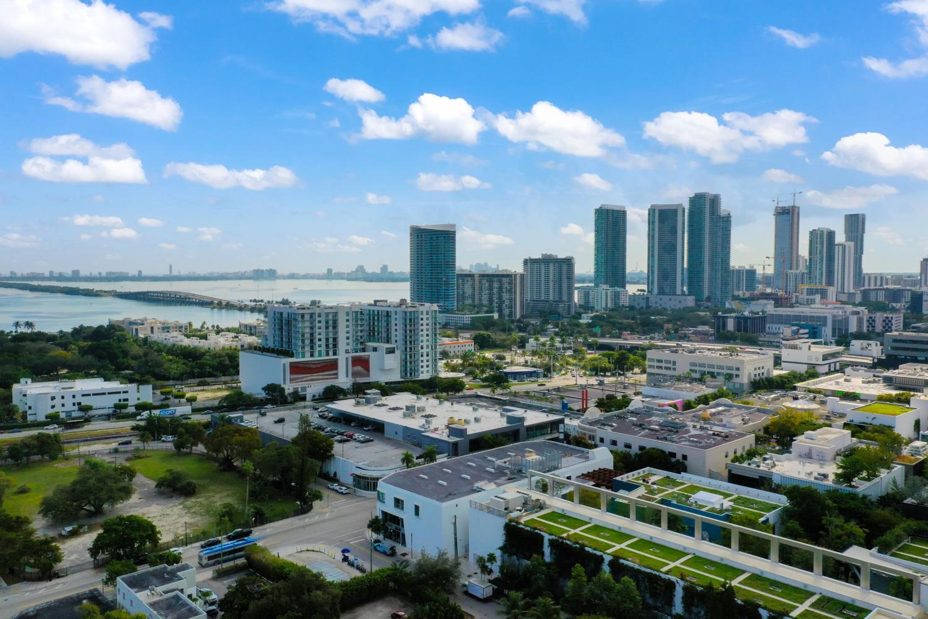 LUXURY 1 BDRM/1B APT IN MIAMI DESIGN DISTRICT AREA