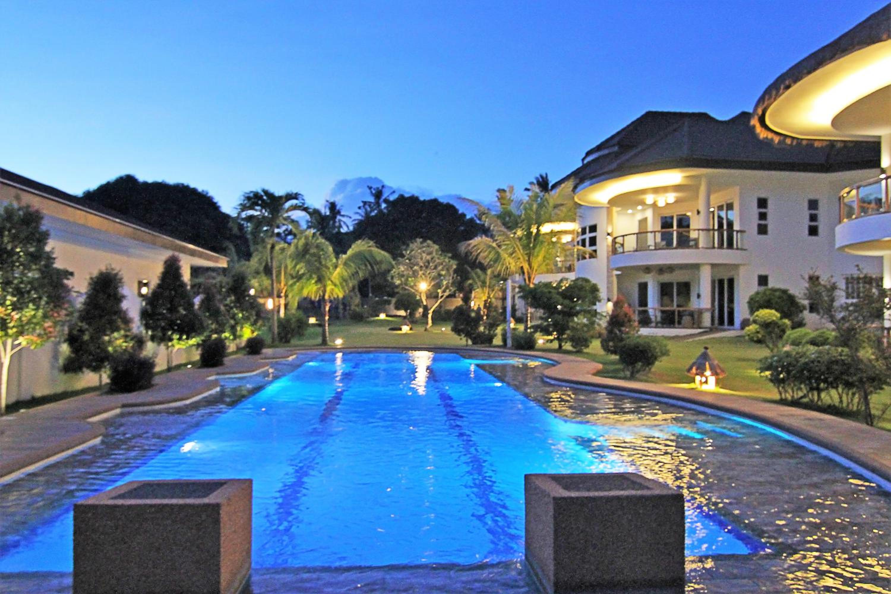 Vida Homes Condo Resort