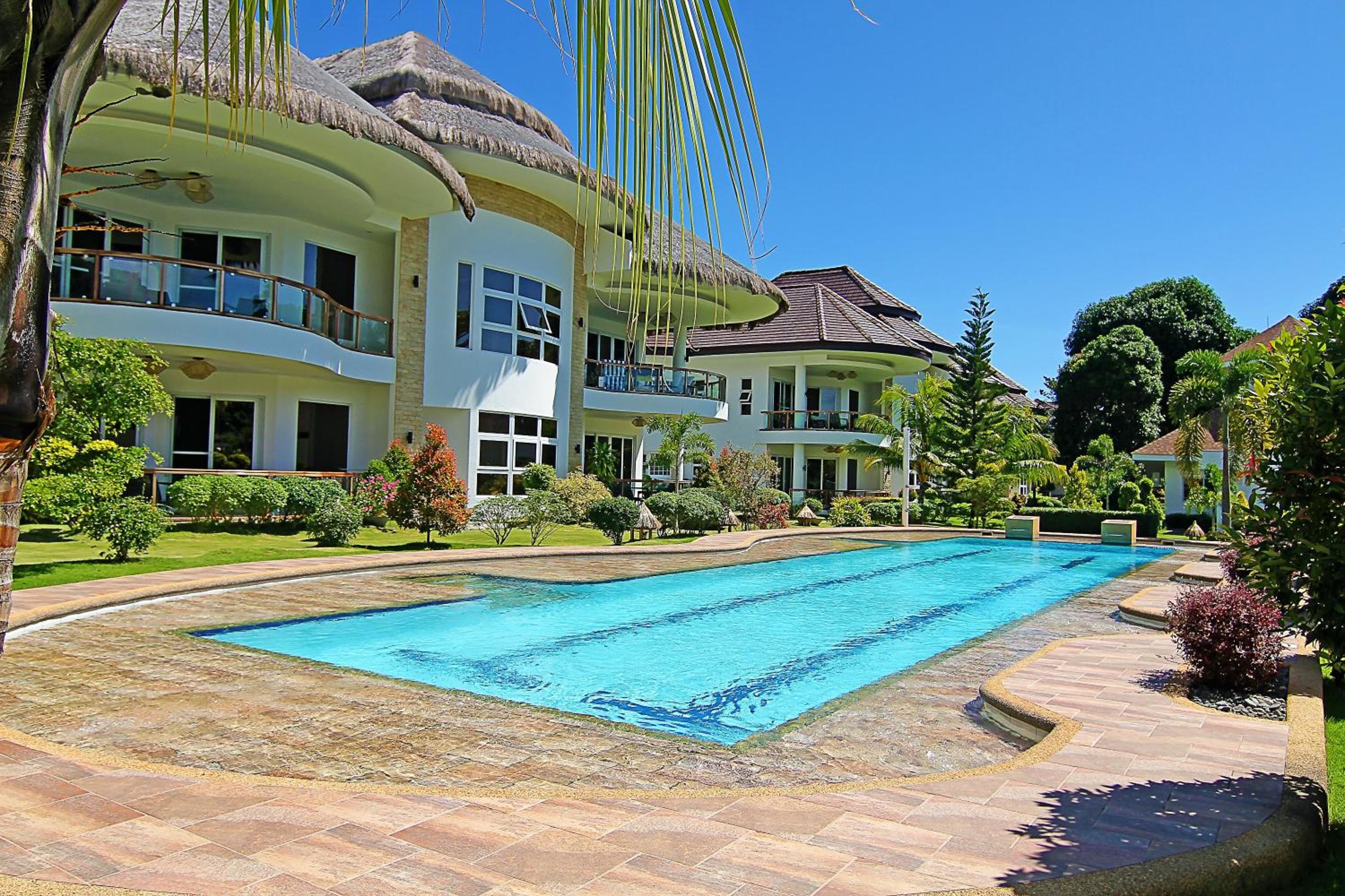 Vida Homes Condo Resort