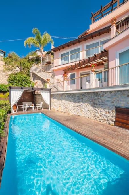 Dependance con piscina Paolone House Taormina view 5