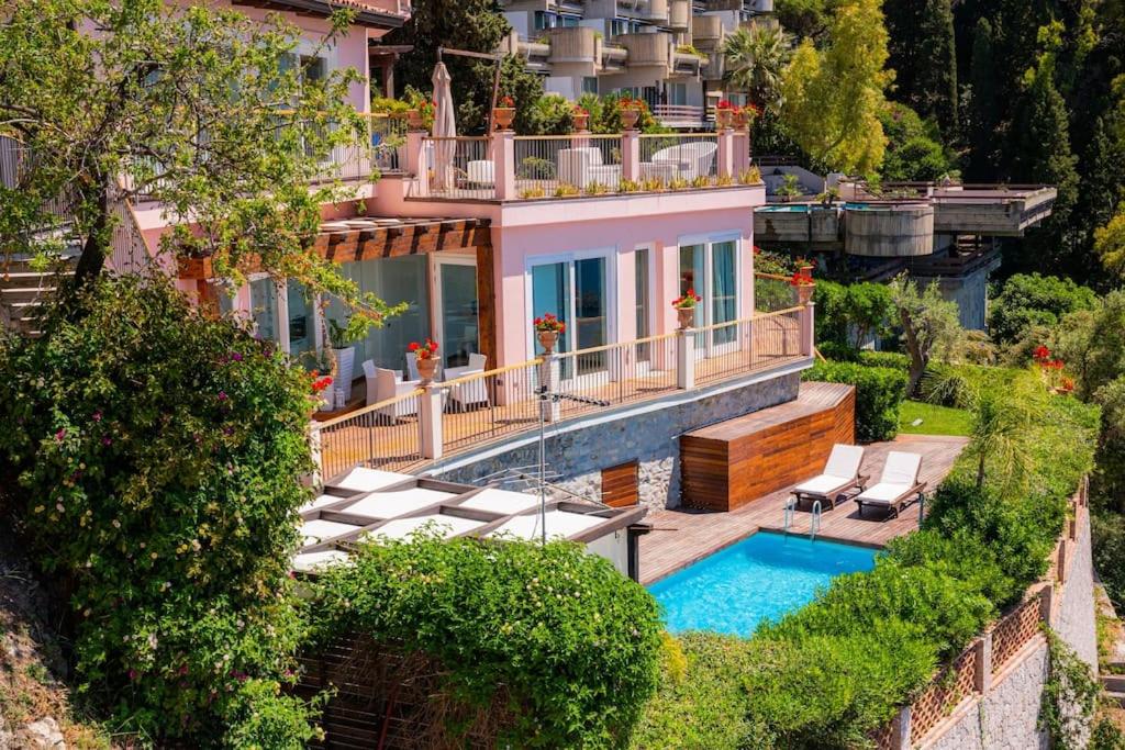 Dependance con piscina Paolone House Taormina view 2