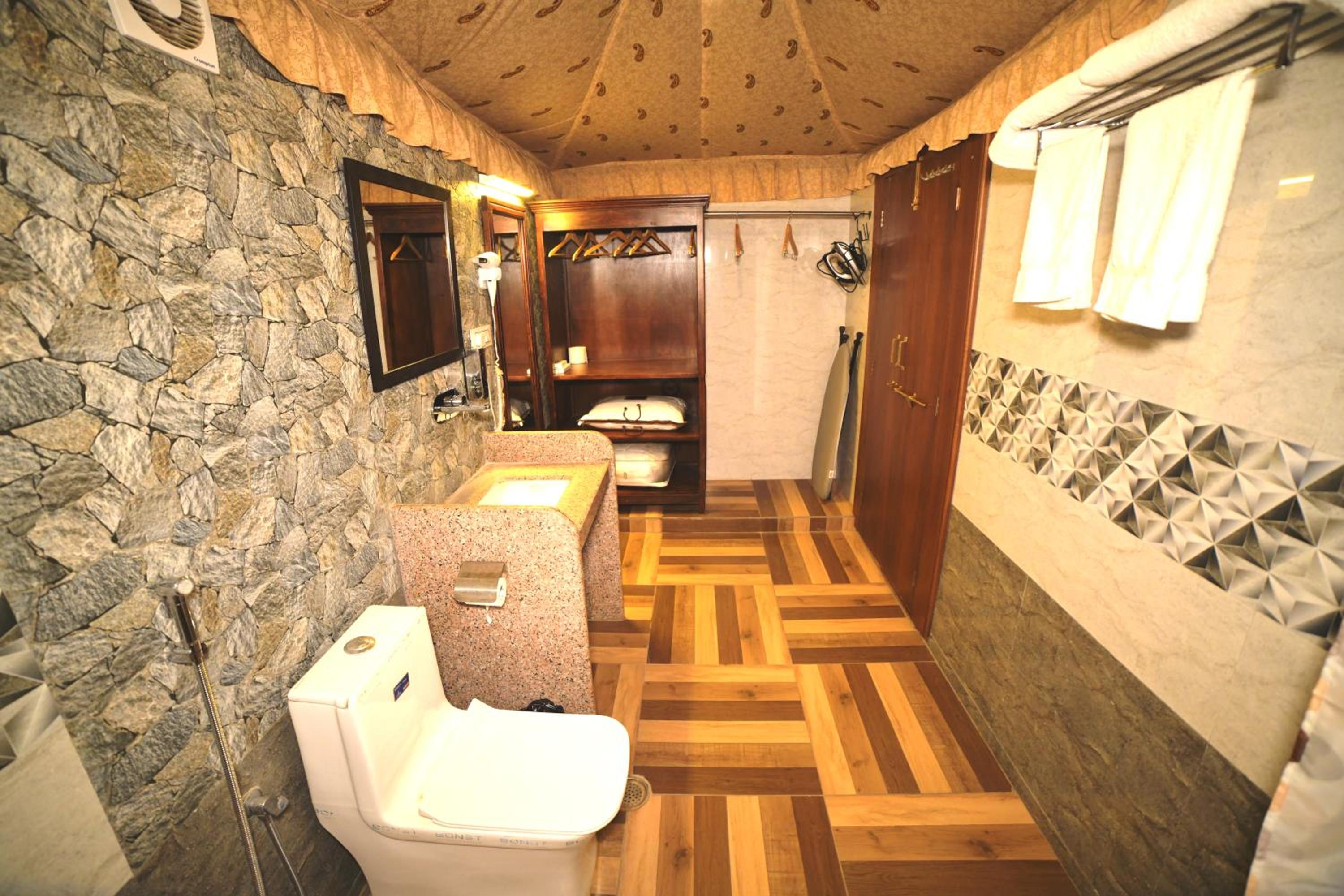 Photo 12