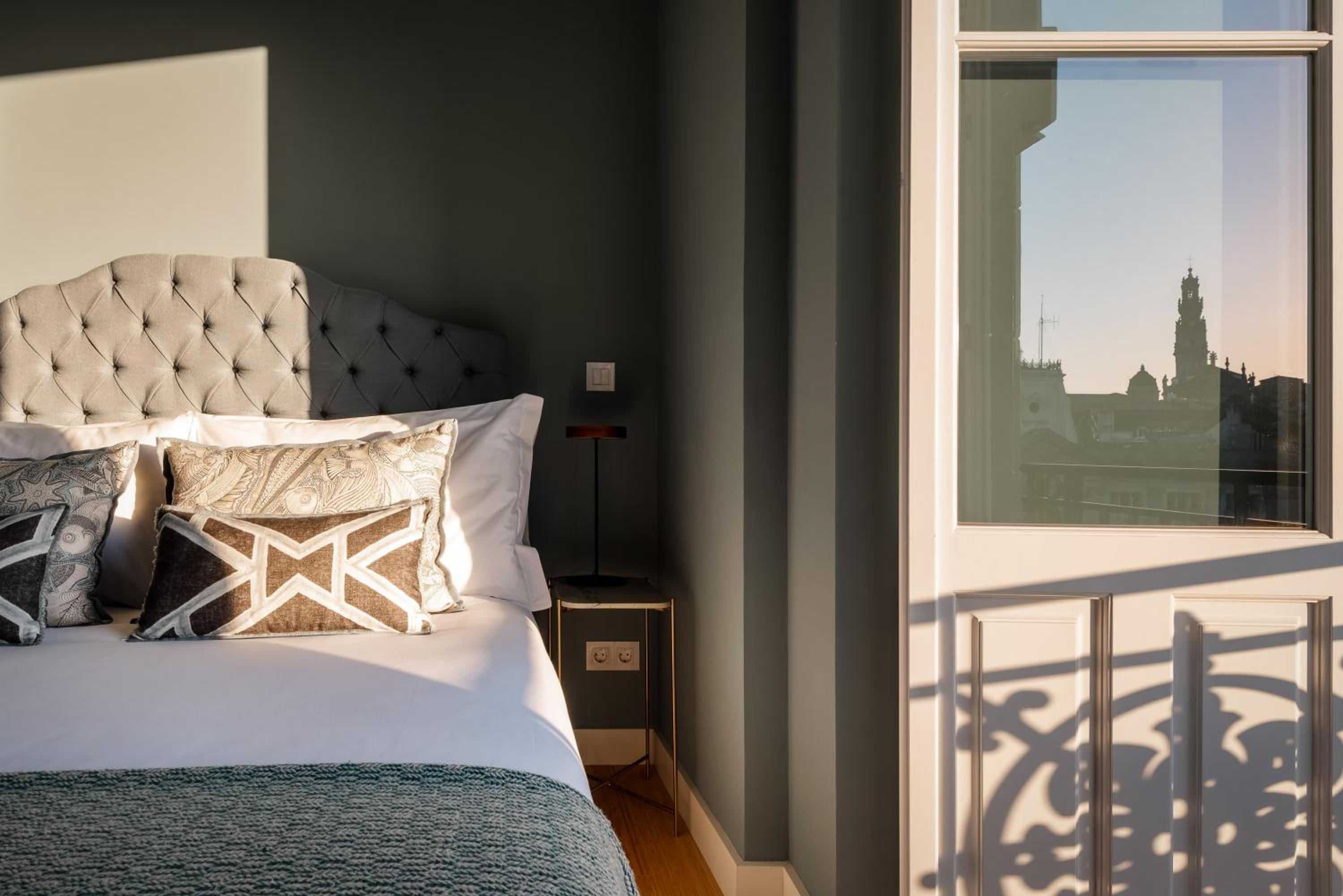 Liberty 119 • Luxurious 1BD in Porto's main Avenue view 2