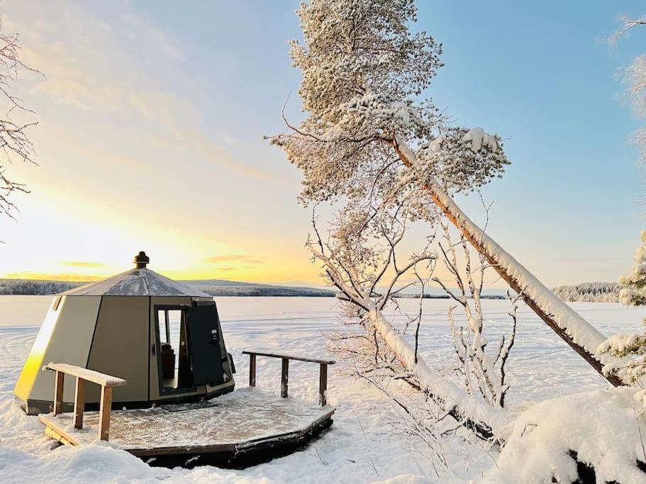 Northern Lights Glass Igloo Getaway For Couples view 4