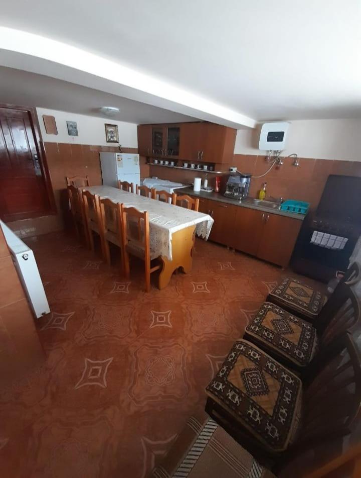 Casa Ghețari view 5
