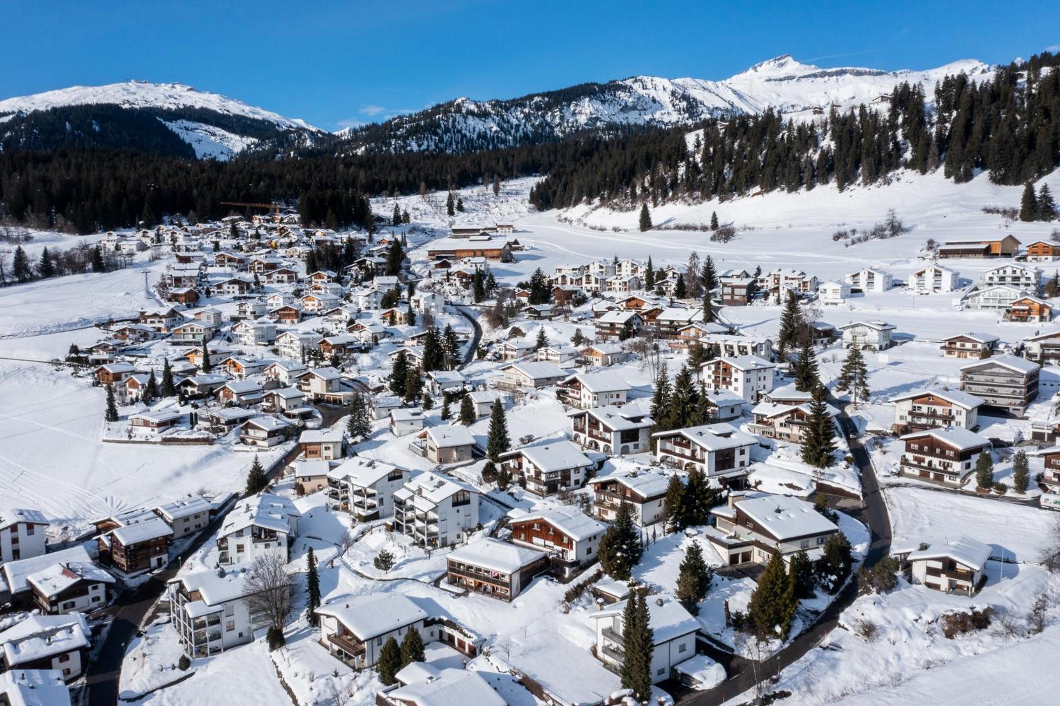 Edelweiss Darblauna Sut view 5