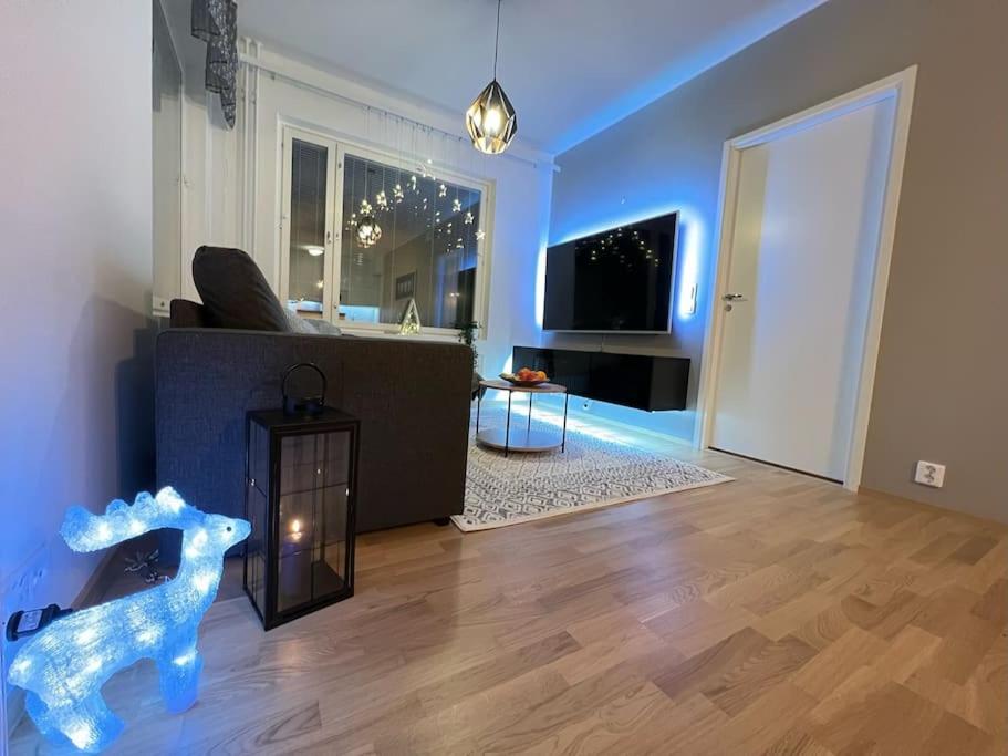 Suite - King Size Bed - Wifi - Private Sauna view 5