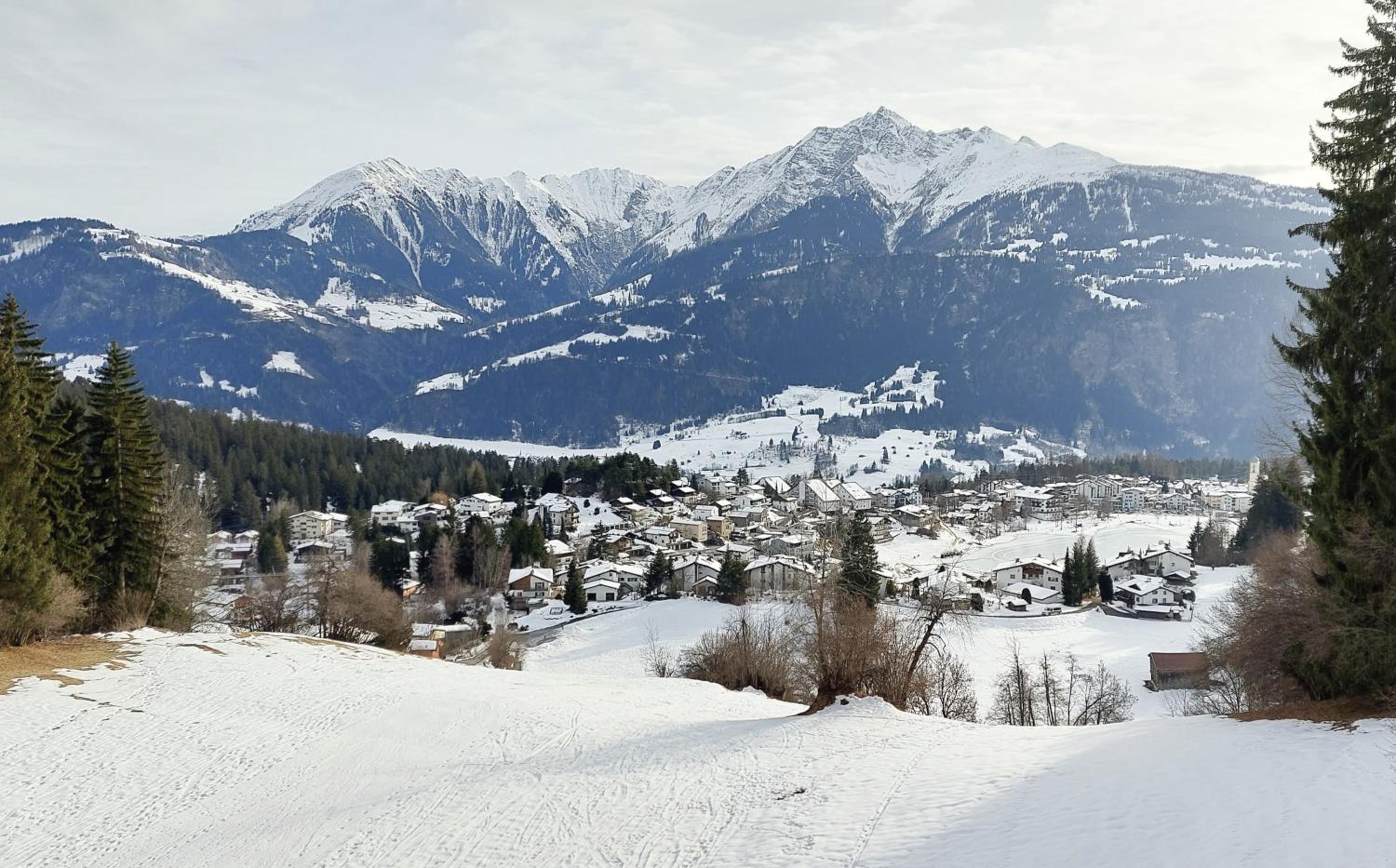 LAAX Central Holiday Apartment with Pool & Sauna view 2