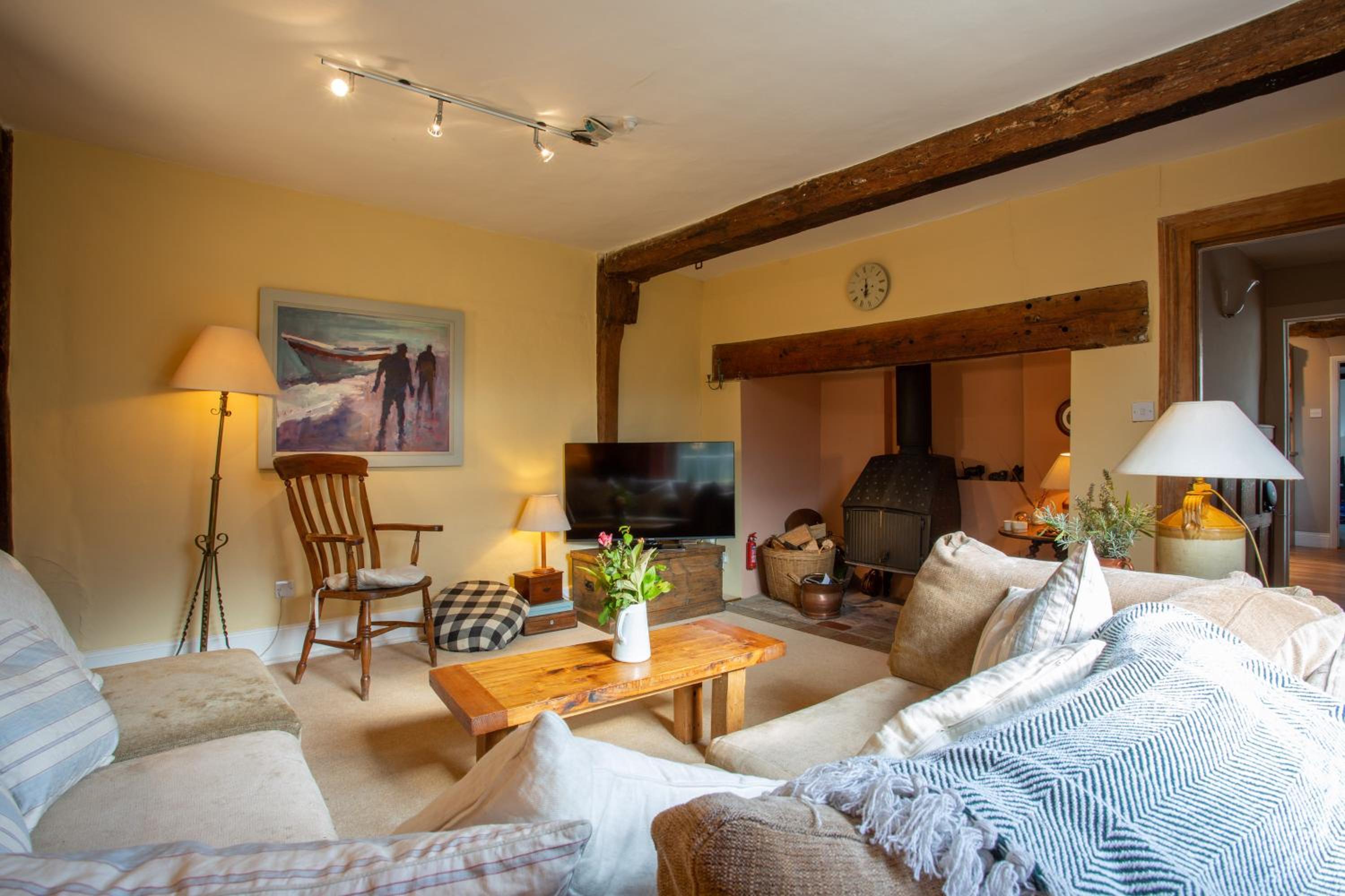 Pounce Hall -Stunning historic home in rural Essex view 2