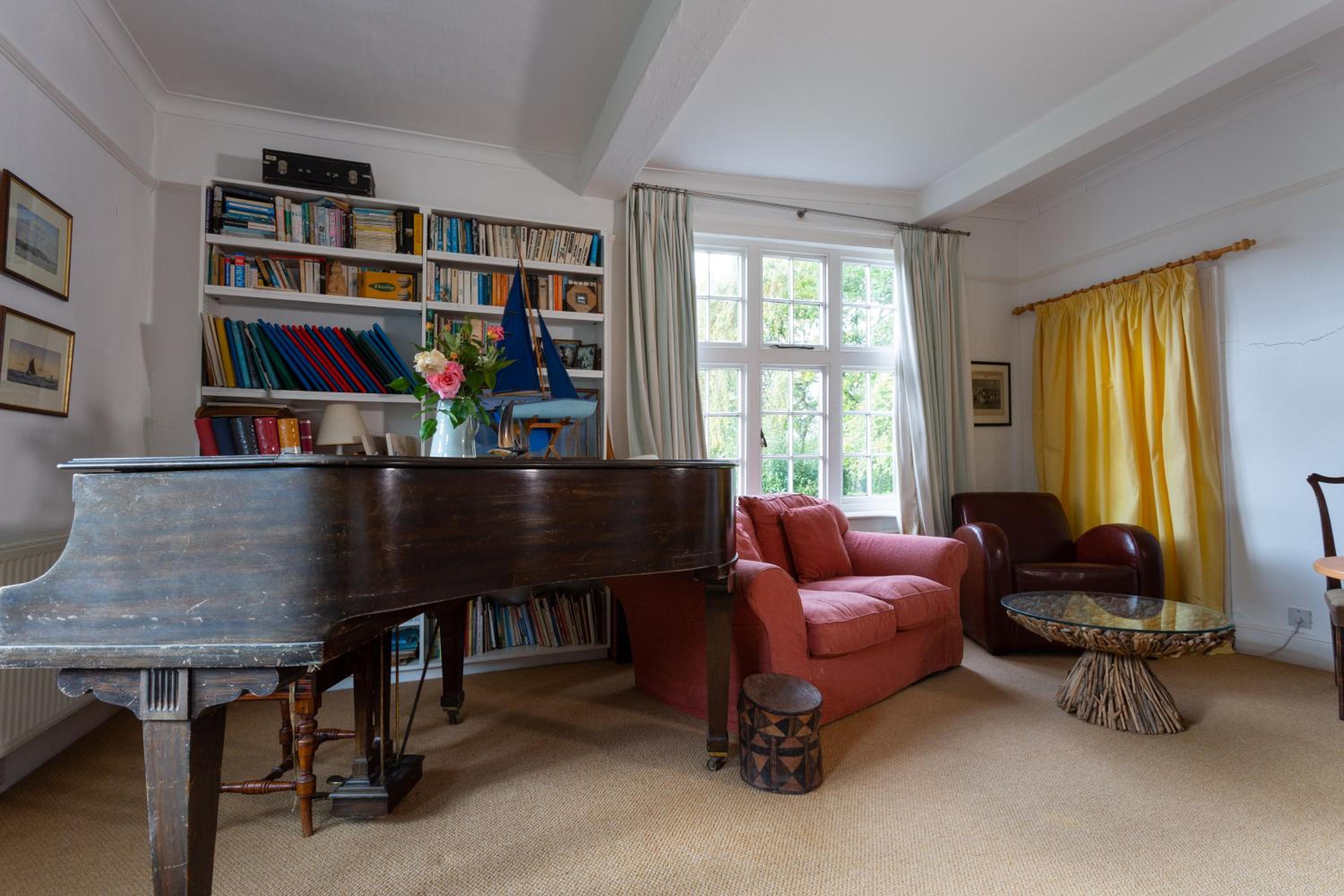 Pounce Hall -Stunning historic home in rural Essex view 5