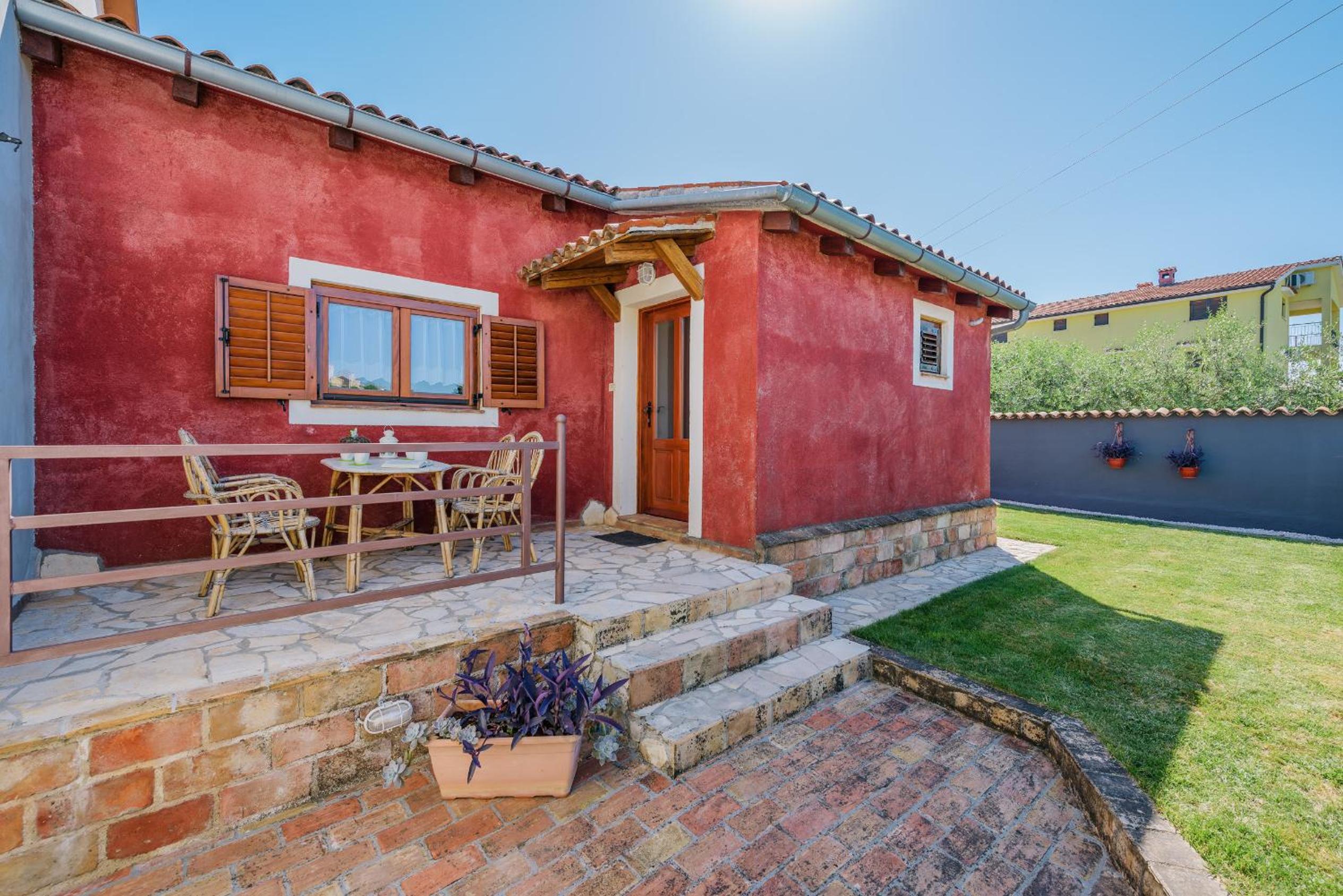 Hotel Apartment with pool Visnjan - Image 1