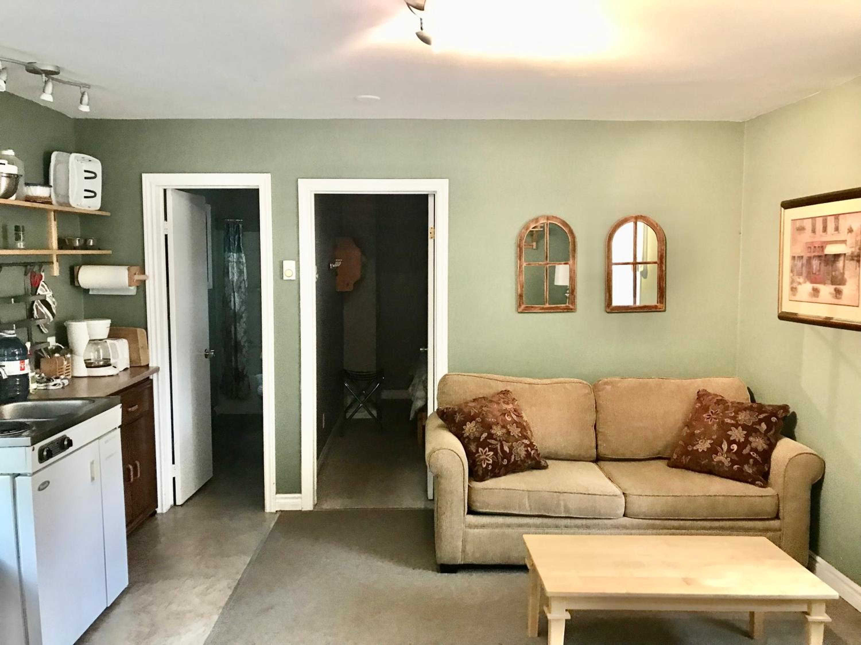 Hush Lodge and Cottages