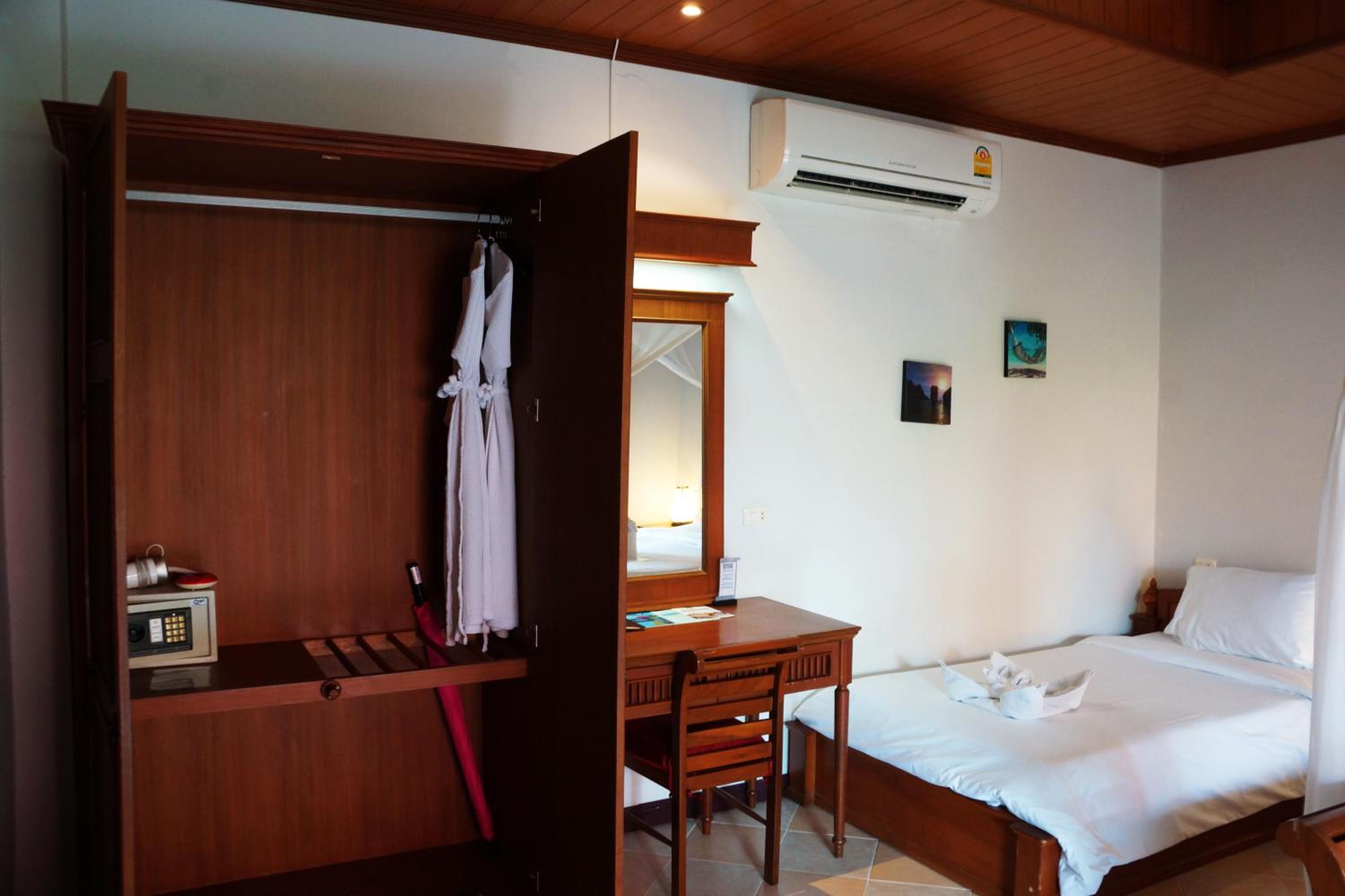 Bhundhari Chaweng Beach Resort Koh Samui - SHA Plus