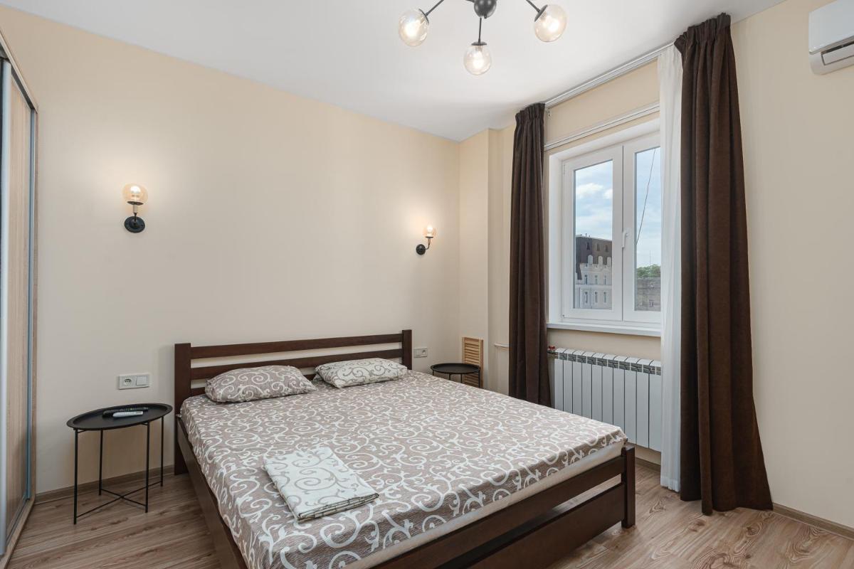 20 Deribasivska 2 Bedrooms Apartment view 3
